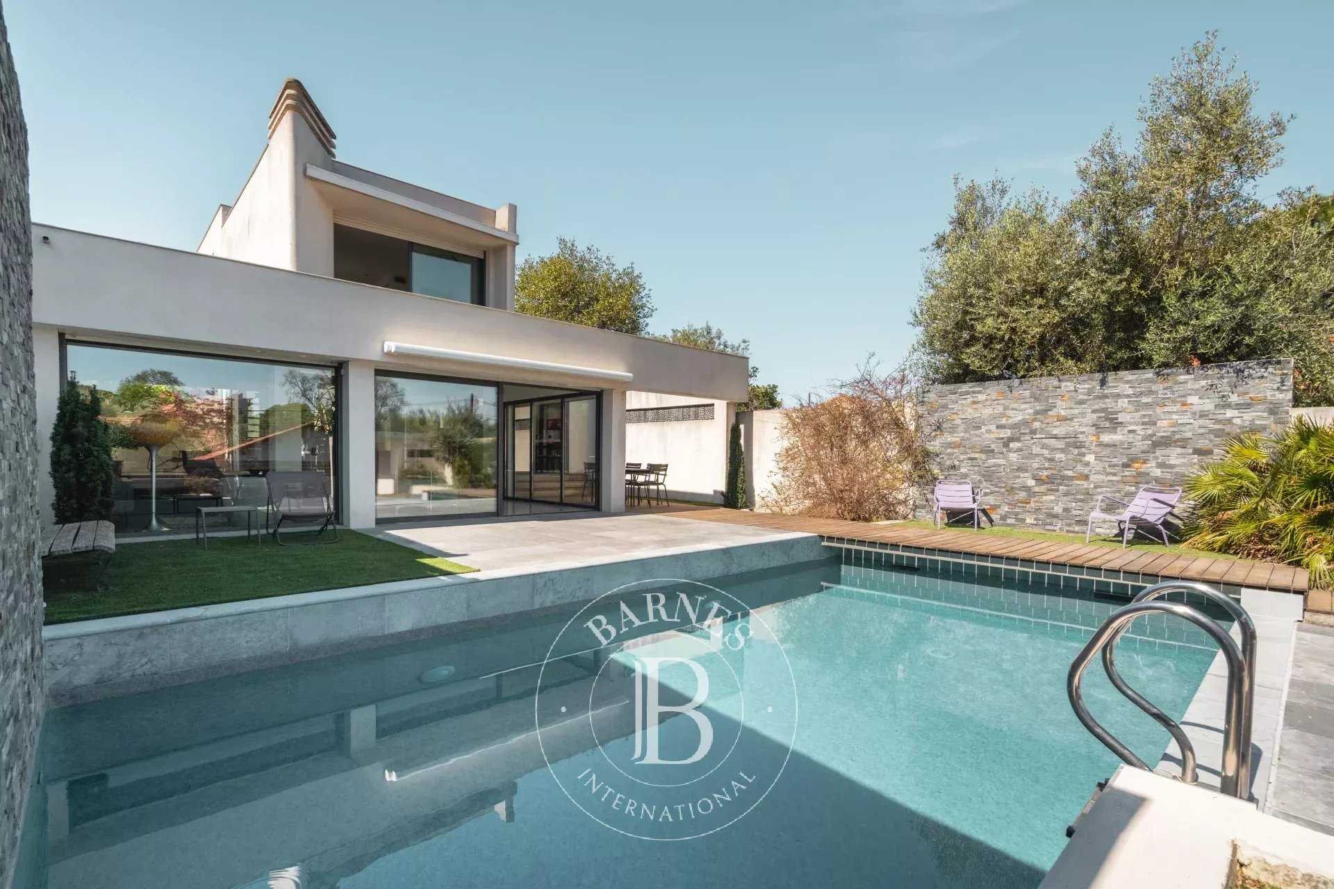 Villa Marseille 13009  -  ref 83631846 (picture 1)