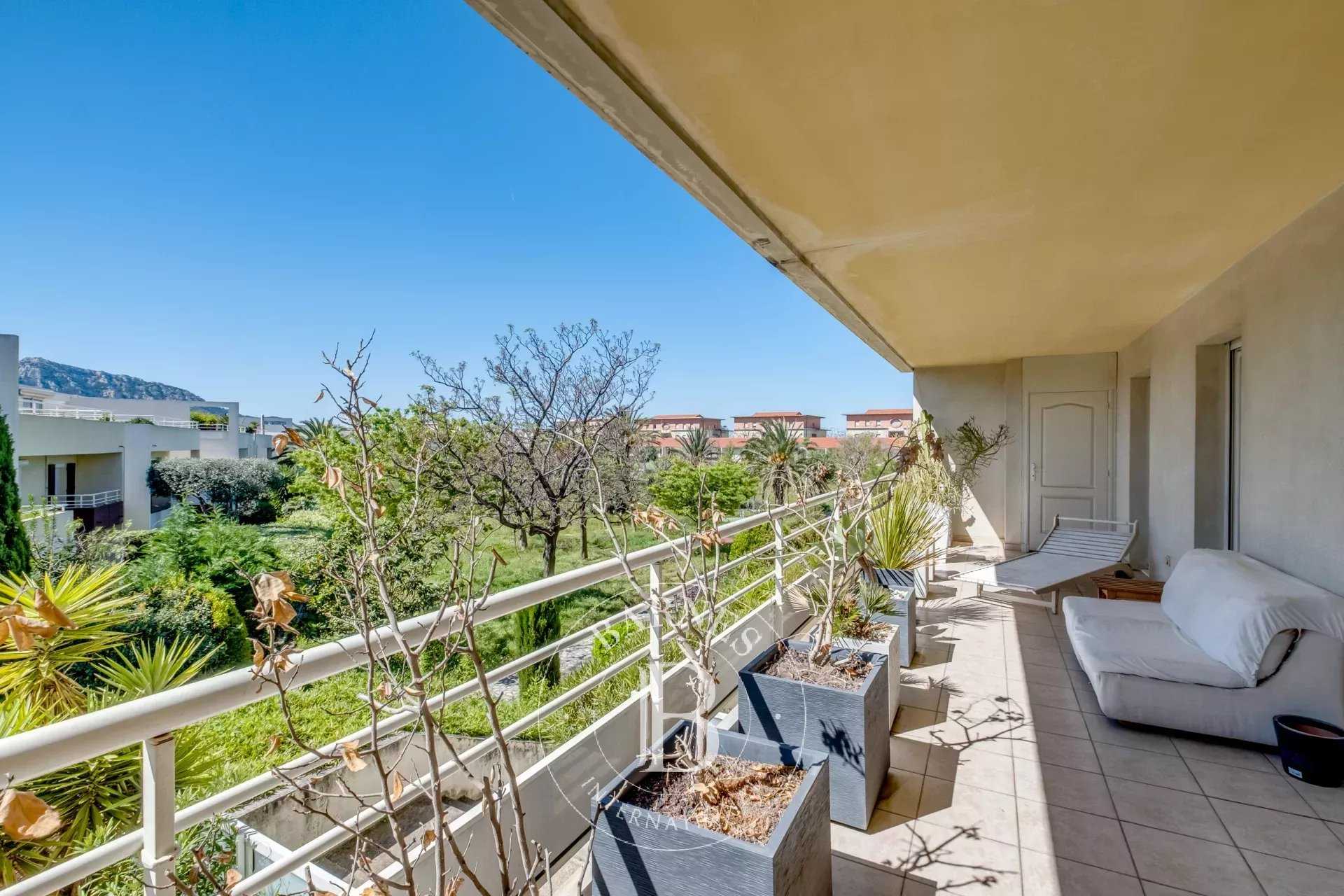 Appartement Marseille 13008  -  ref 85855901 (picture 1)
