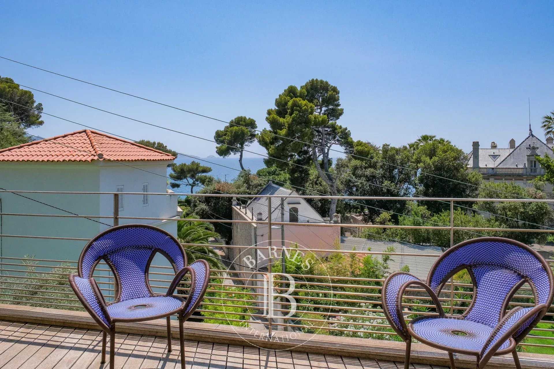 Villa Marseille 13007  -  ref 85623855 (picture 2)