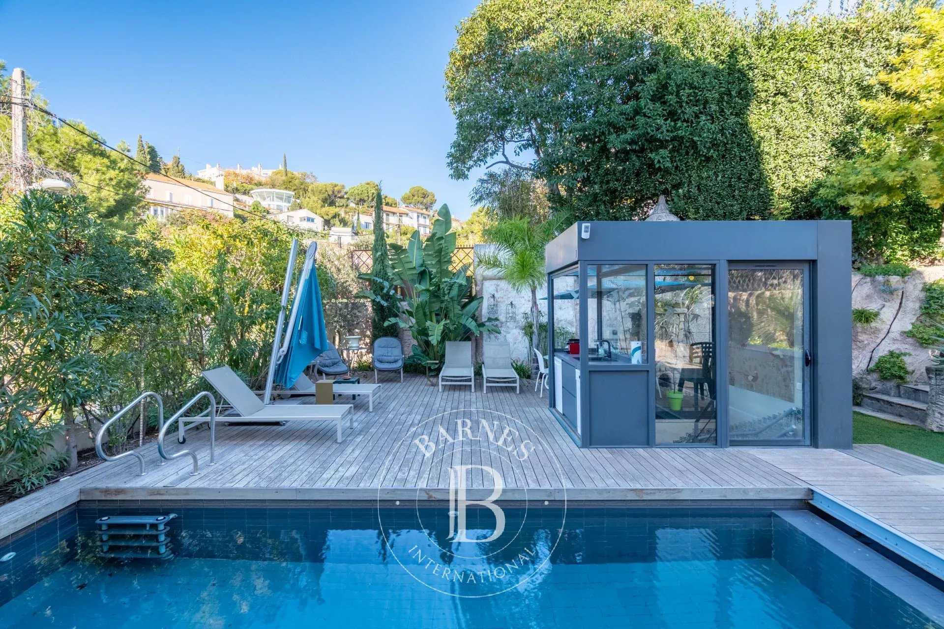 Villa Marseille 13007  -  ref 85623855 (picture 2)