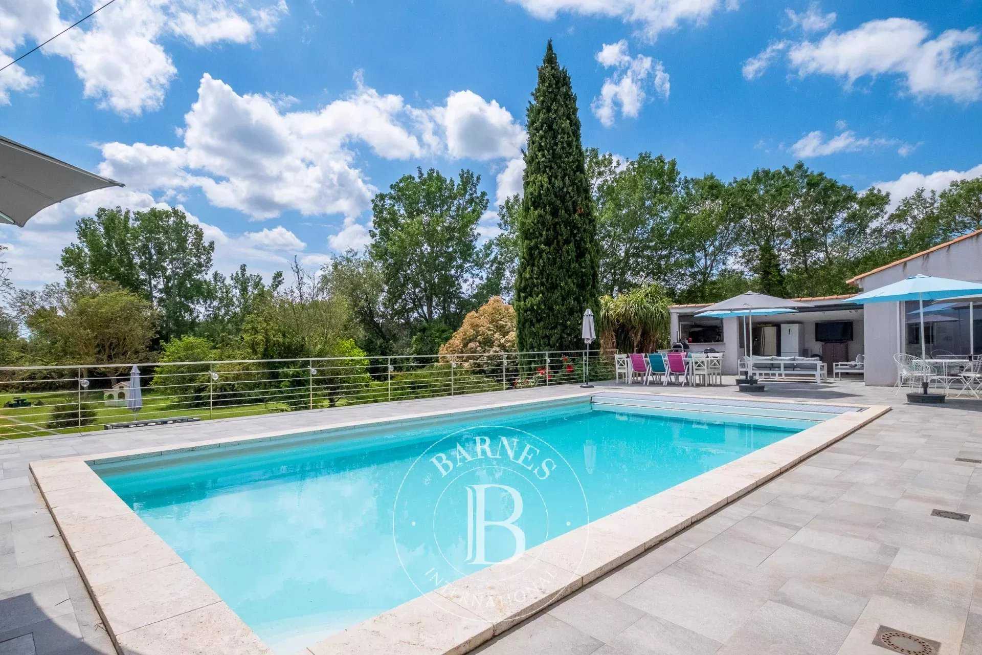 Maison Aix-en-Provence  -  ref 85912657 (picture 2)