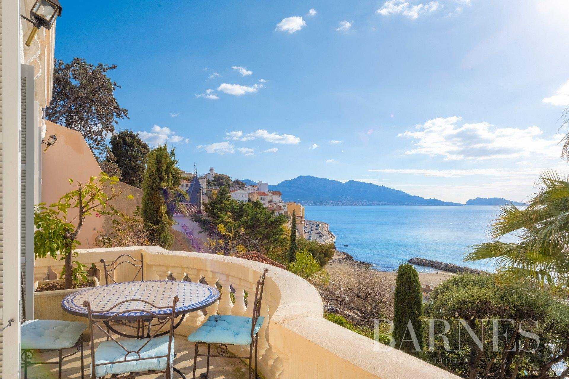 Villa Marseille 13007  -  ref 8105977 (picture 2)
