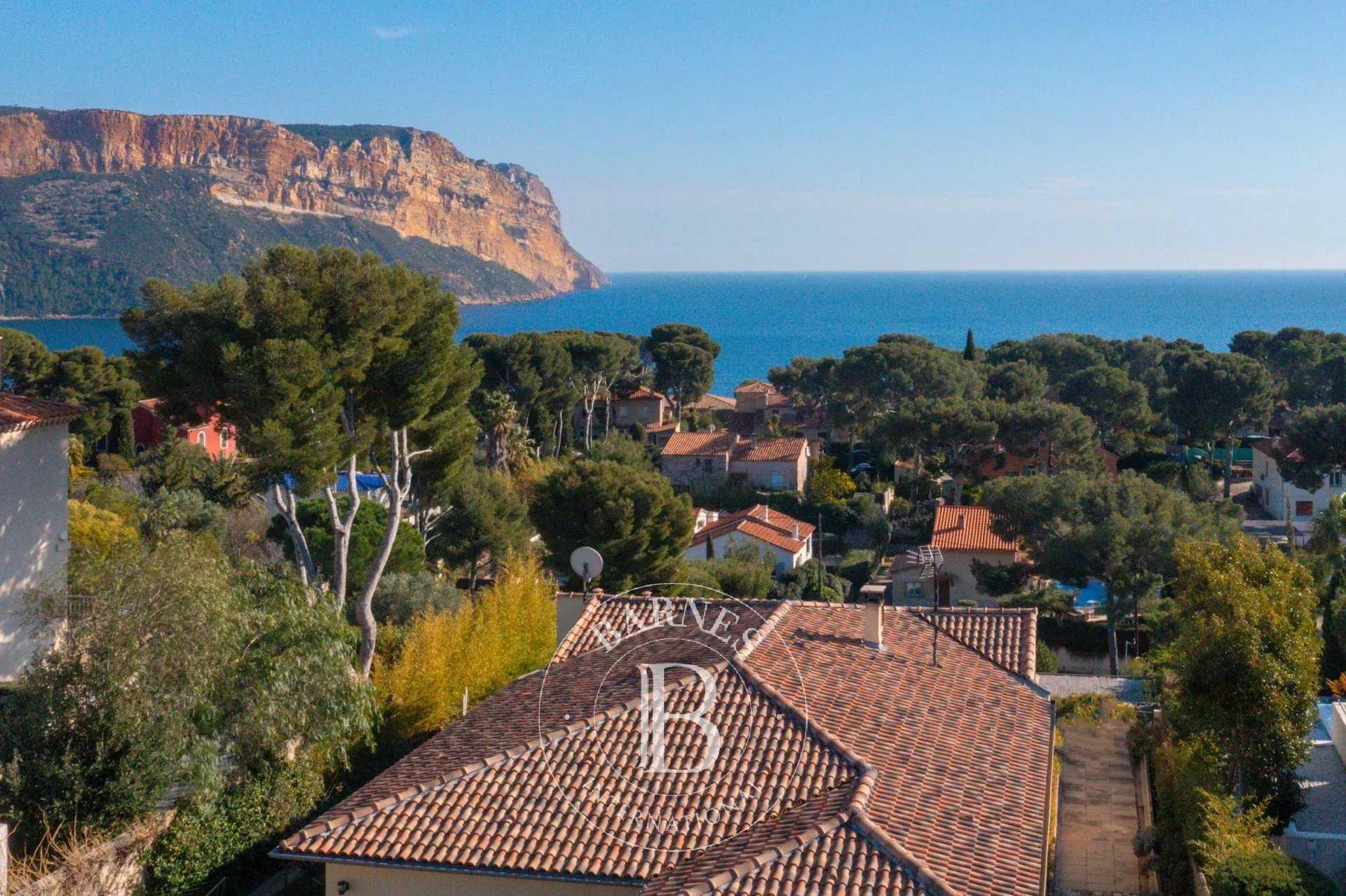 Villa Cassis  -  ref 85647968 (picture 3)