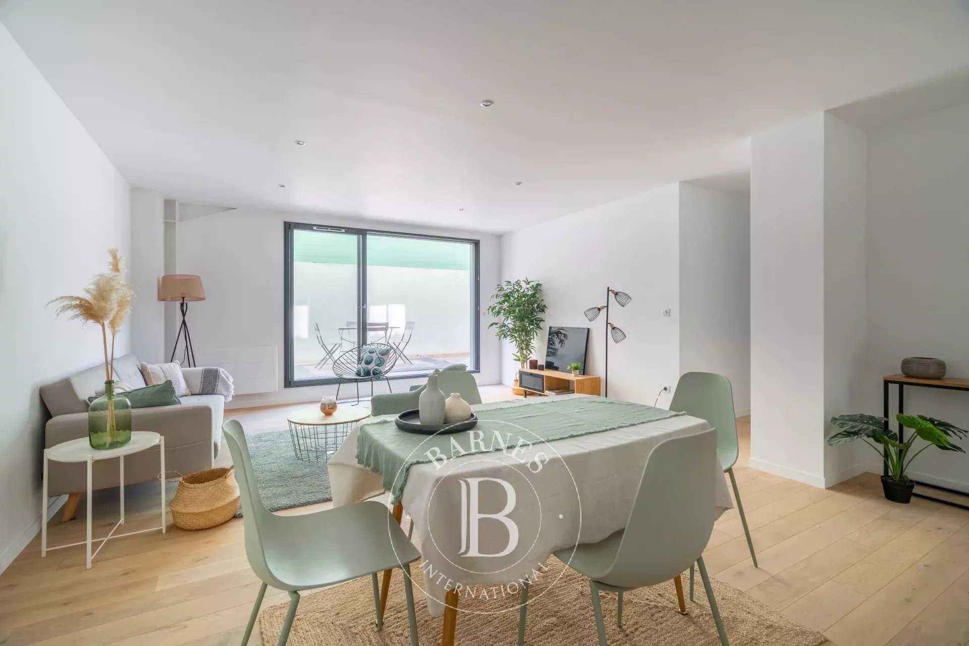 Apartment Marseille 13006  -  ref 84591923 (picture 1)
