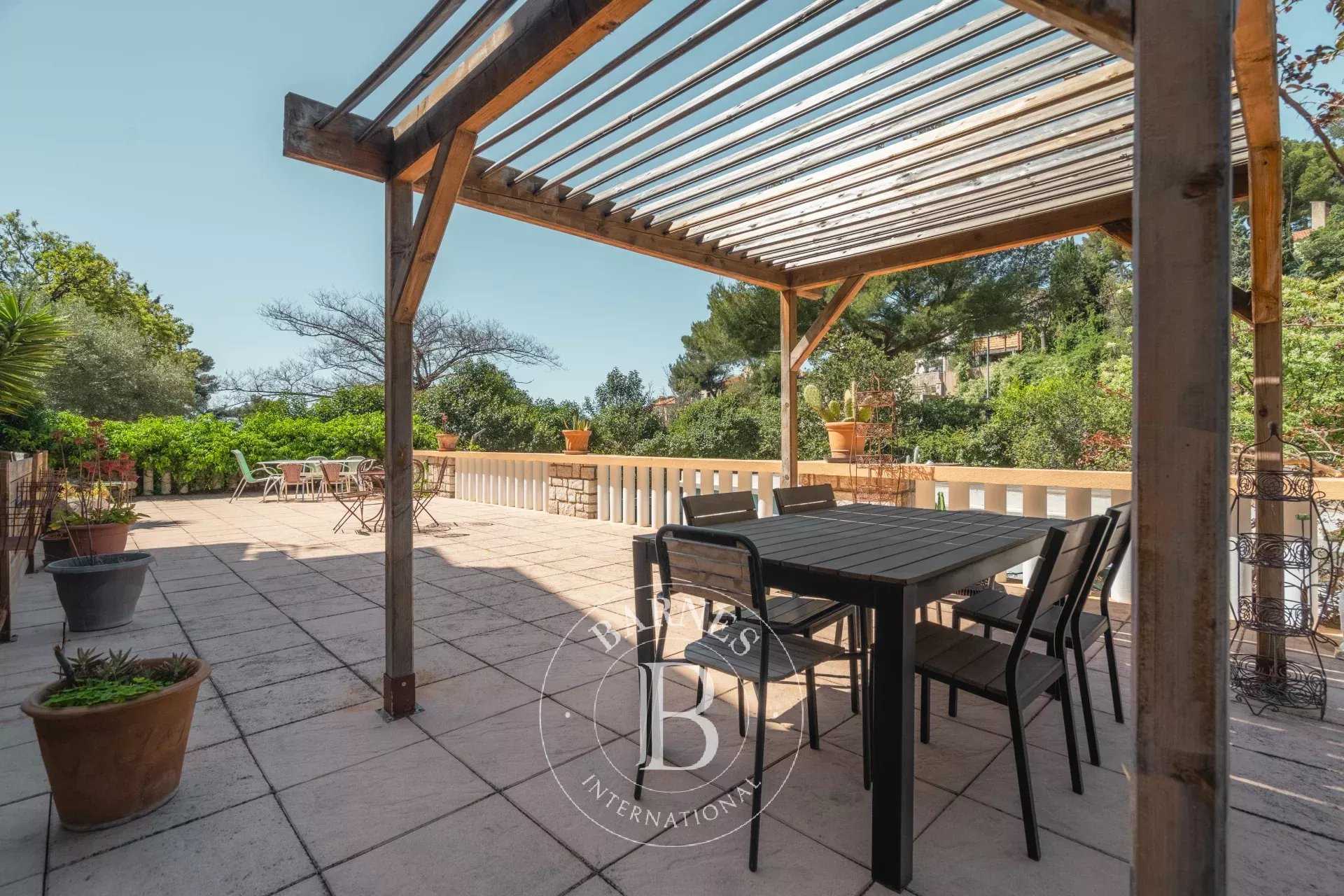 Cassis  - Maison 7 Pi&egrave;ces 3 Chambres