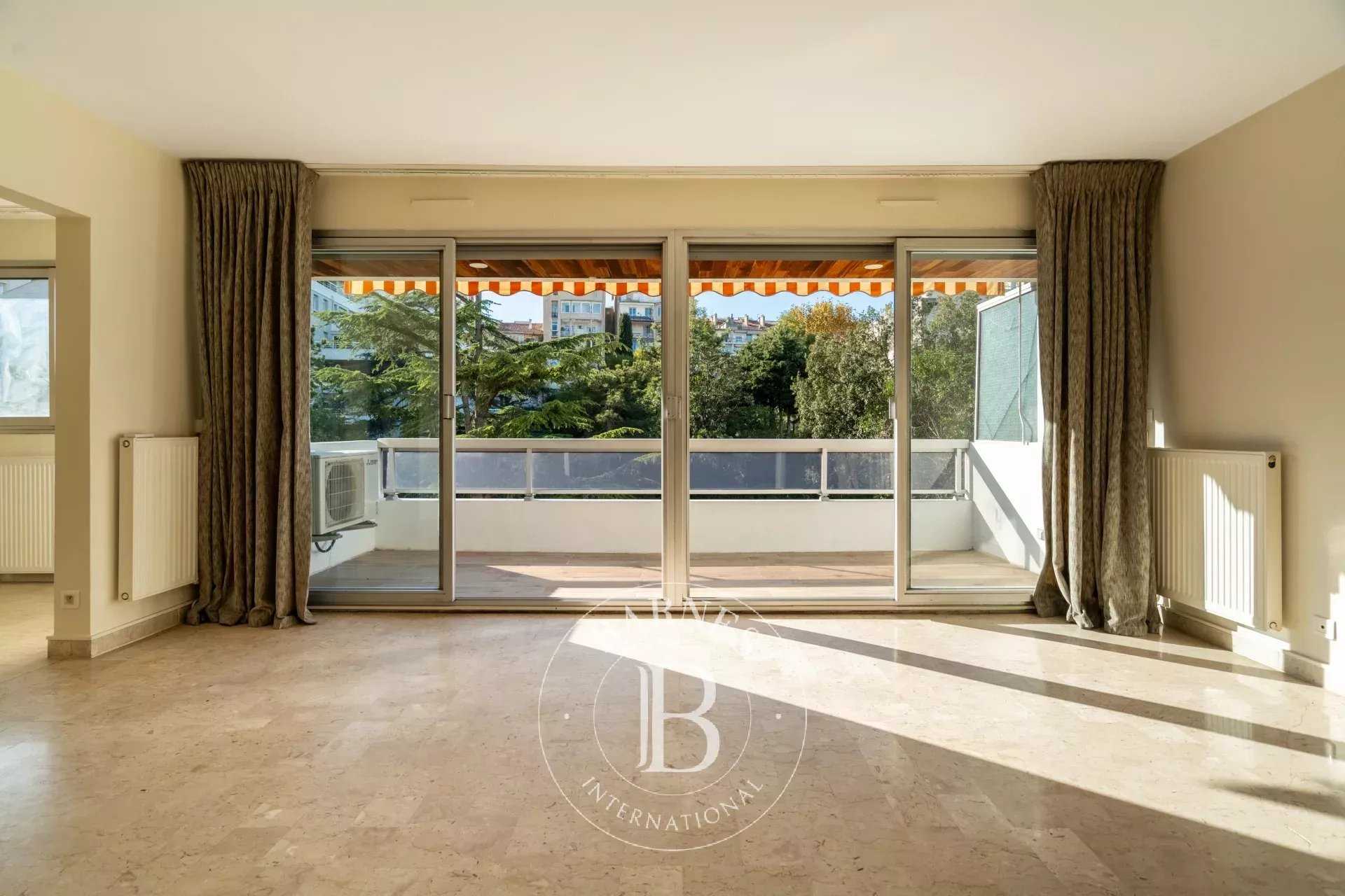 Apartment Marseille 13008  -  ref 86511236 (picture 1)