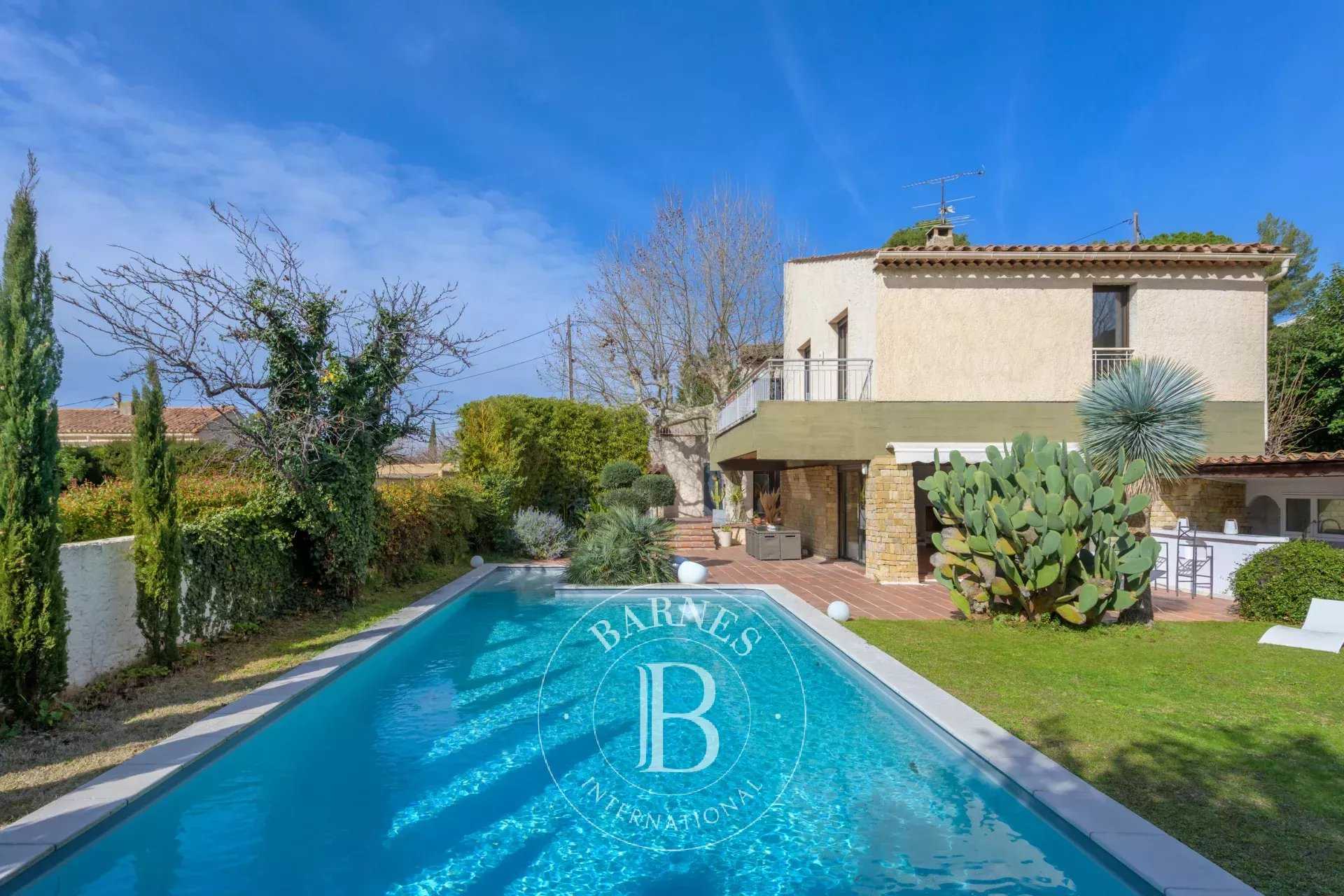 Villa Marseille 13009  -  ref 84210339 (picture 1)