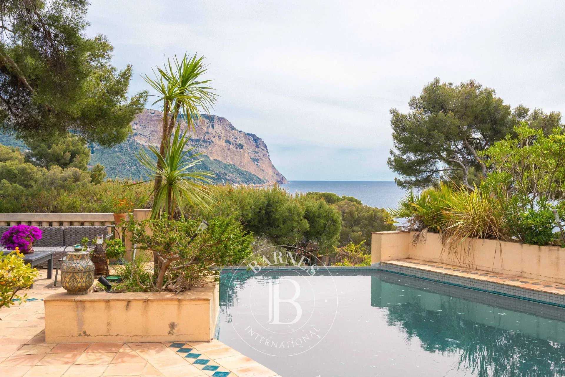 Cassis  - Maison 8 Pi&egrave;ces 6 Chambres
