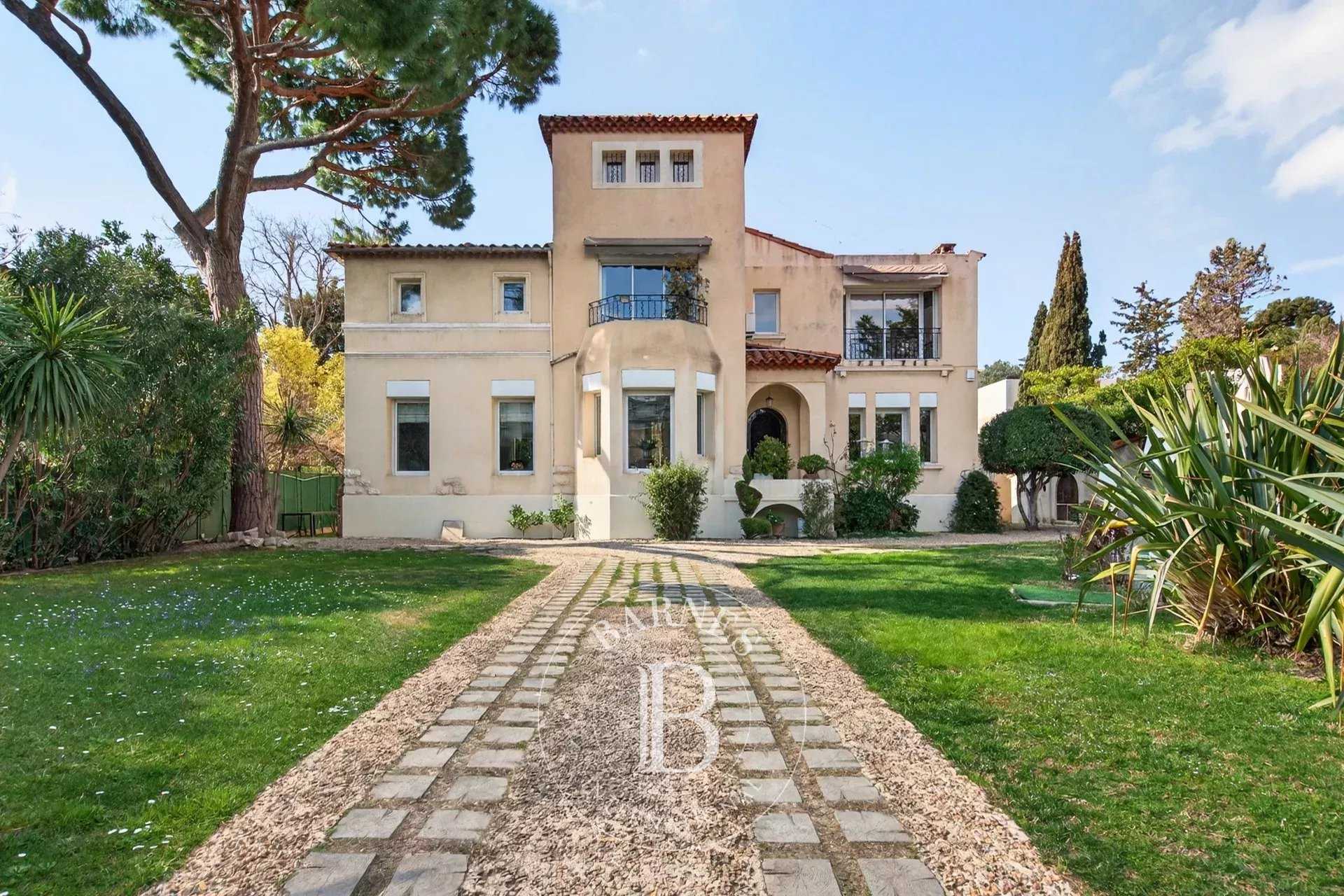 Marseille  - Maison 6 Pi&egrave;ces 4 Chambres