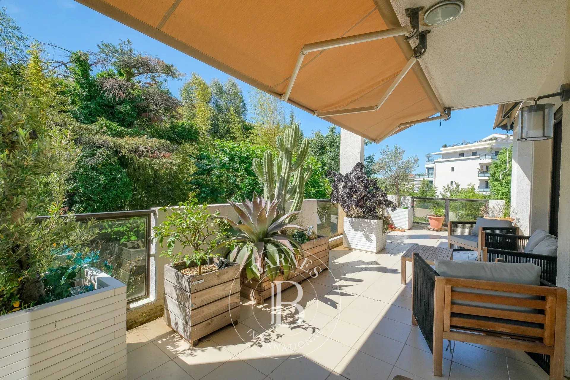 Appartement Marseille 13008  -  ref 85975241 (picture 1)