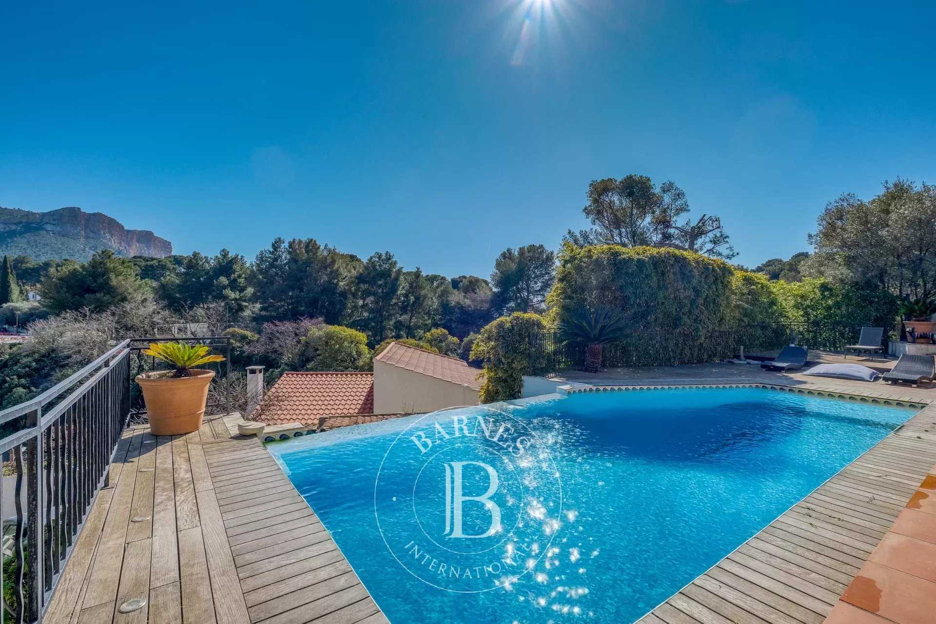 Maison Cassis  -  ref 85465122 (picture 1)