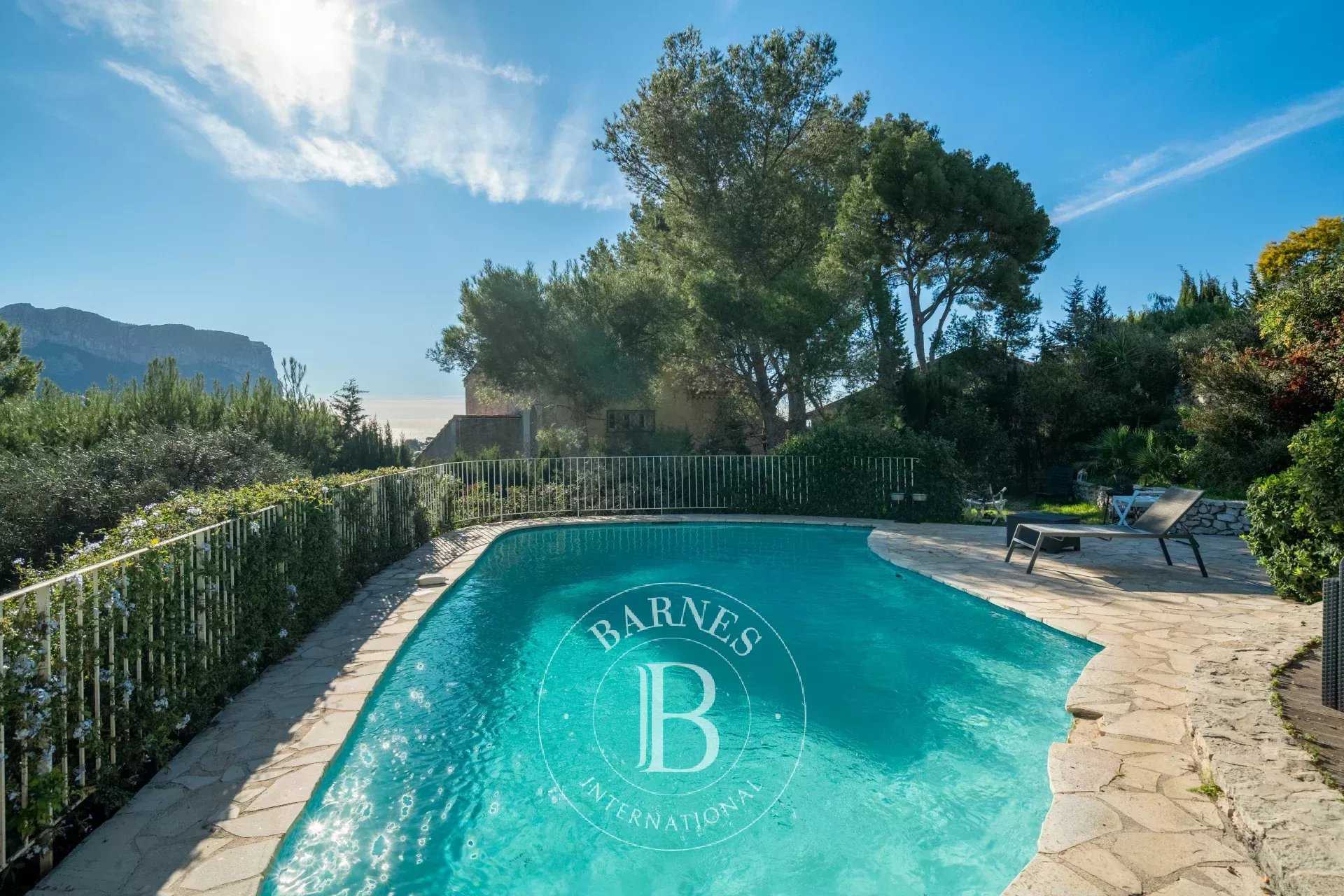 Maison Cassis  -  ref 85366954 (picture 1)