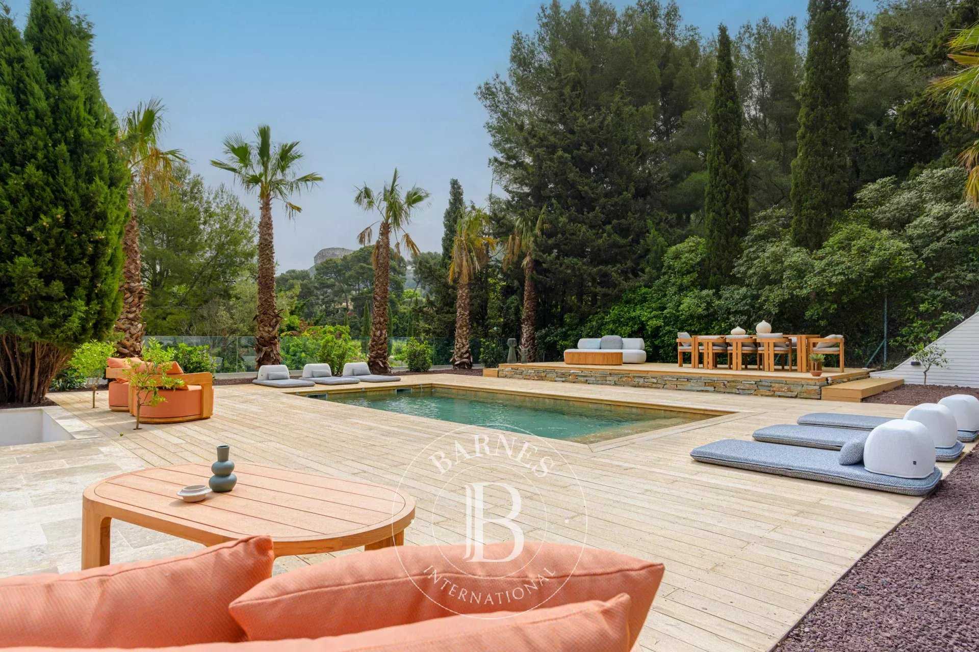 Villa Cassis  -  ref 85902871 (picture 3)