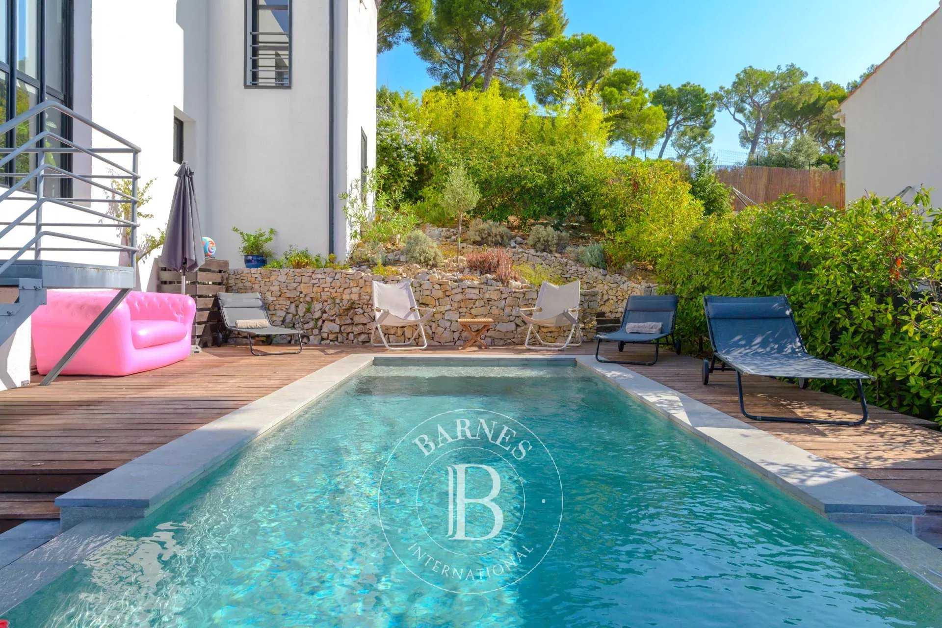 Villa Cassis  -  ref 86170514 (picture 2)