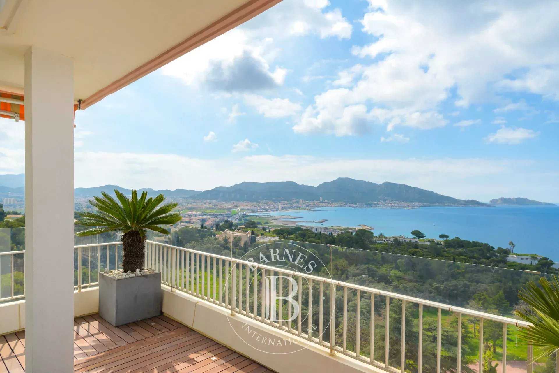 Apartment Marseille 13007  -  ref 85798626 (picture 2)