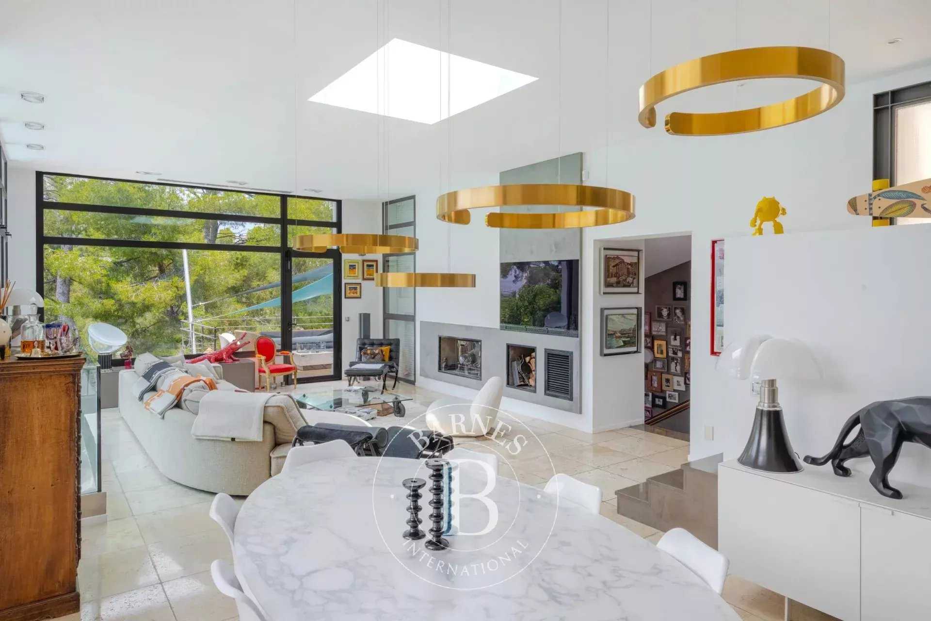 Marseille  - Maison 5 Pièces 4 Chambres