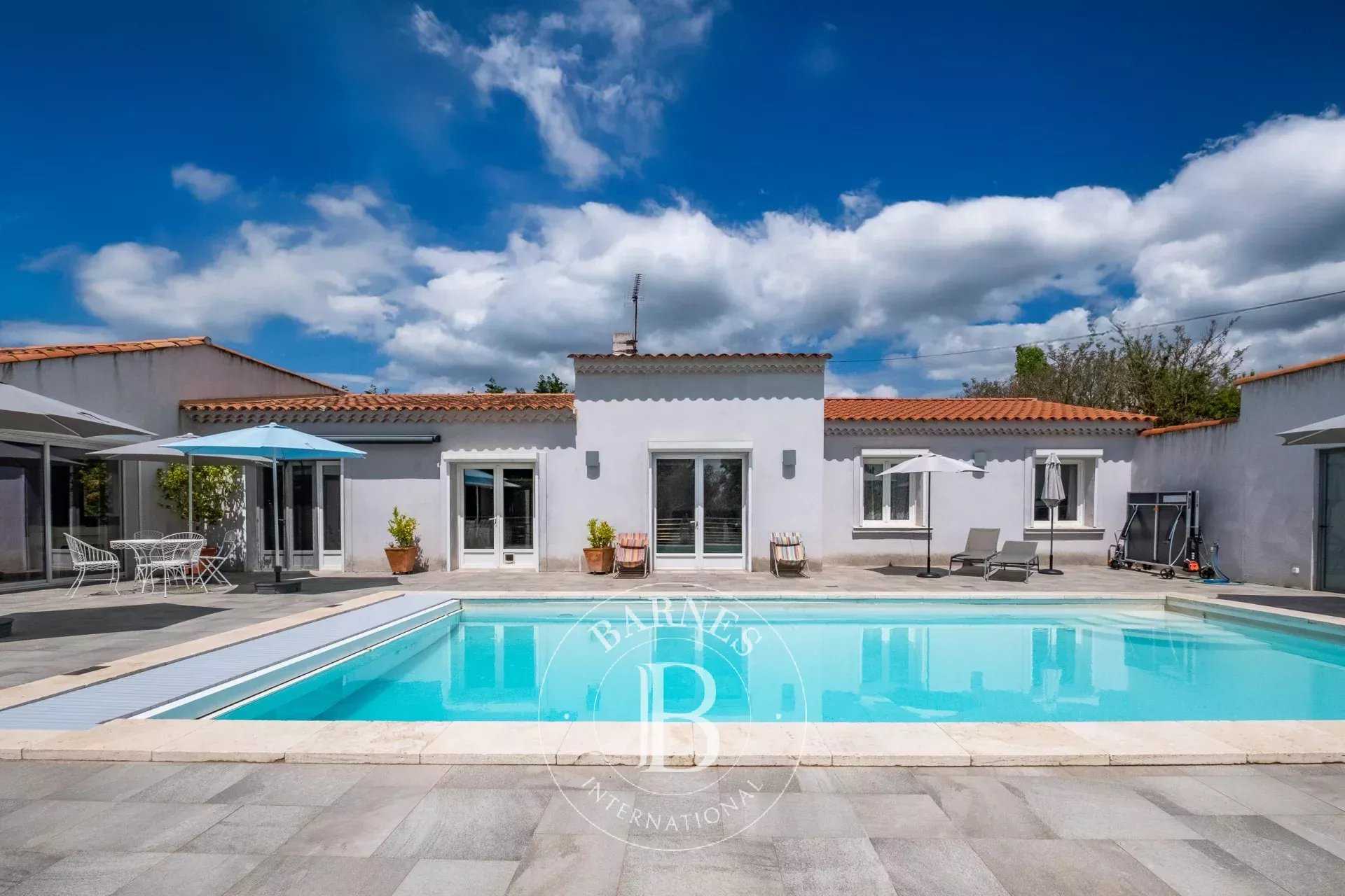Maison Aix-en-Provence  -  ref 85912657 (picture 1)