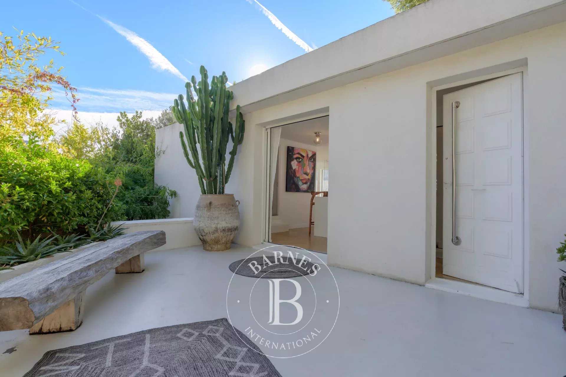 Villa Cassis  -  ref 85655026 (picture 1)