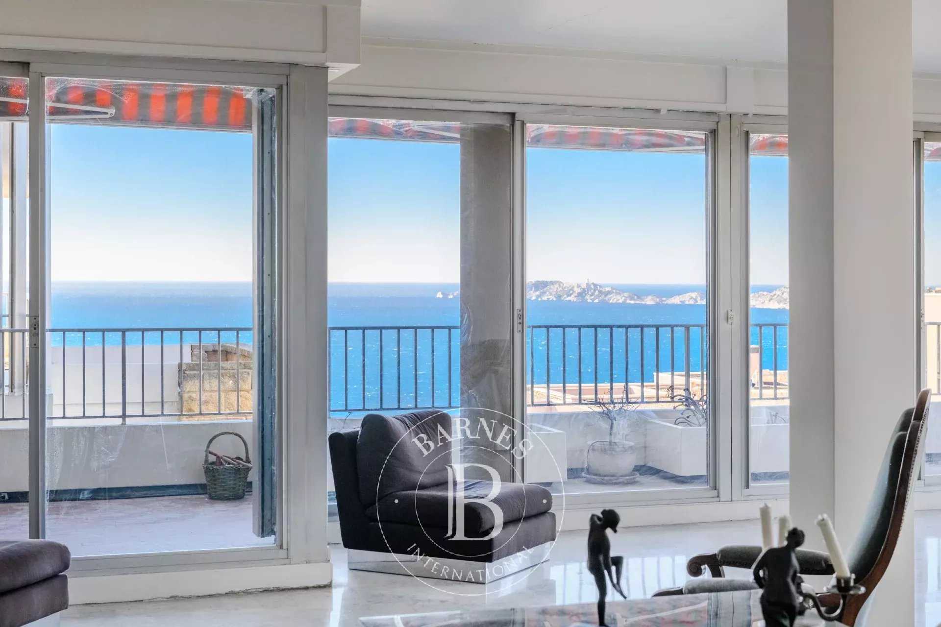 Apartment Marseille 13007  -  ref 85963762 (picture 1)