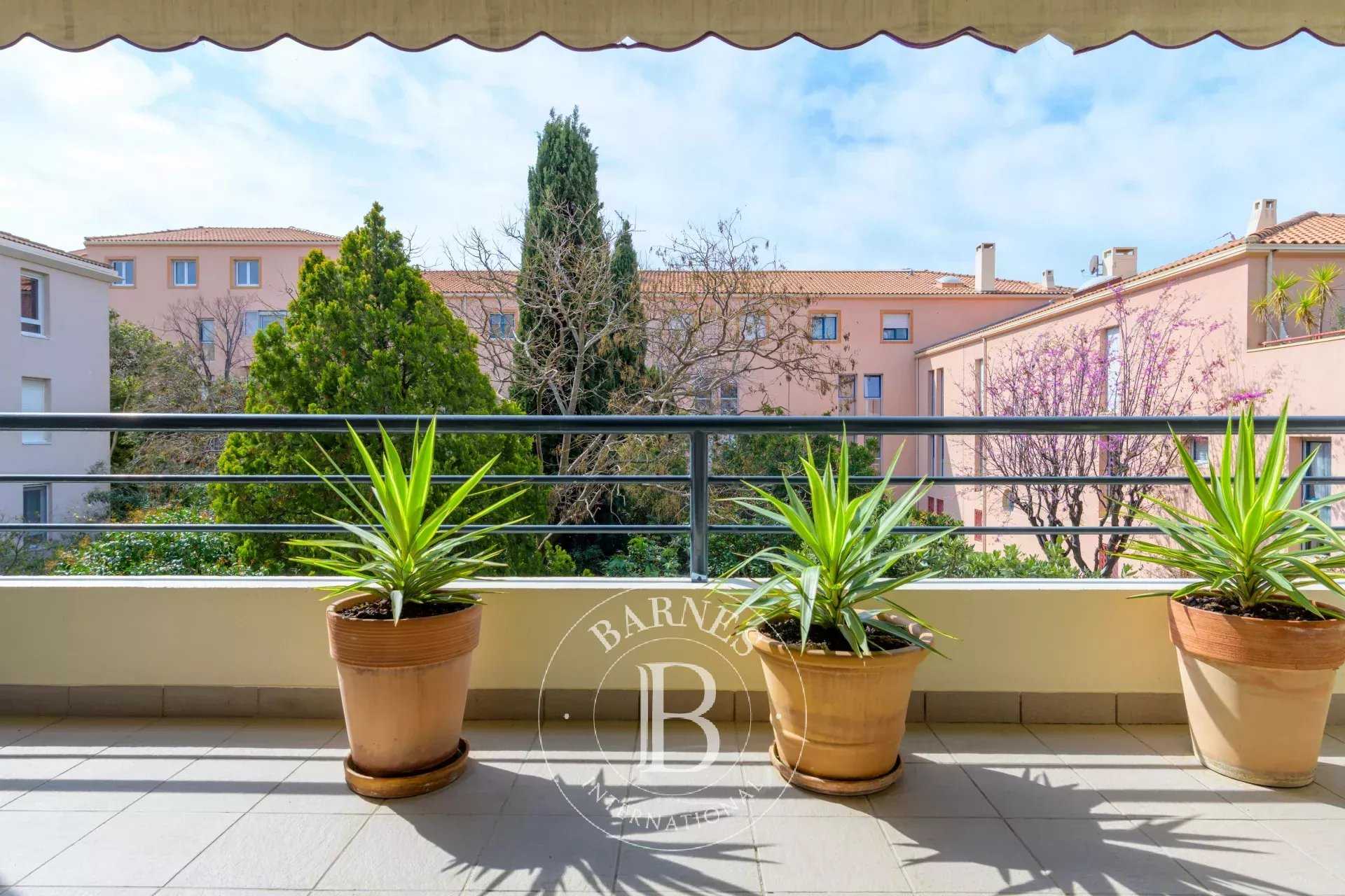 Appartement Marseille 13008  -  ref 85781182 (picture 2)