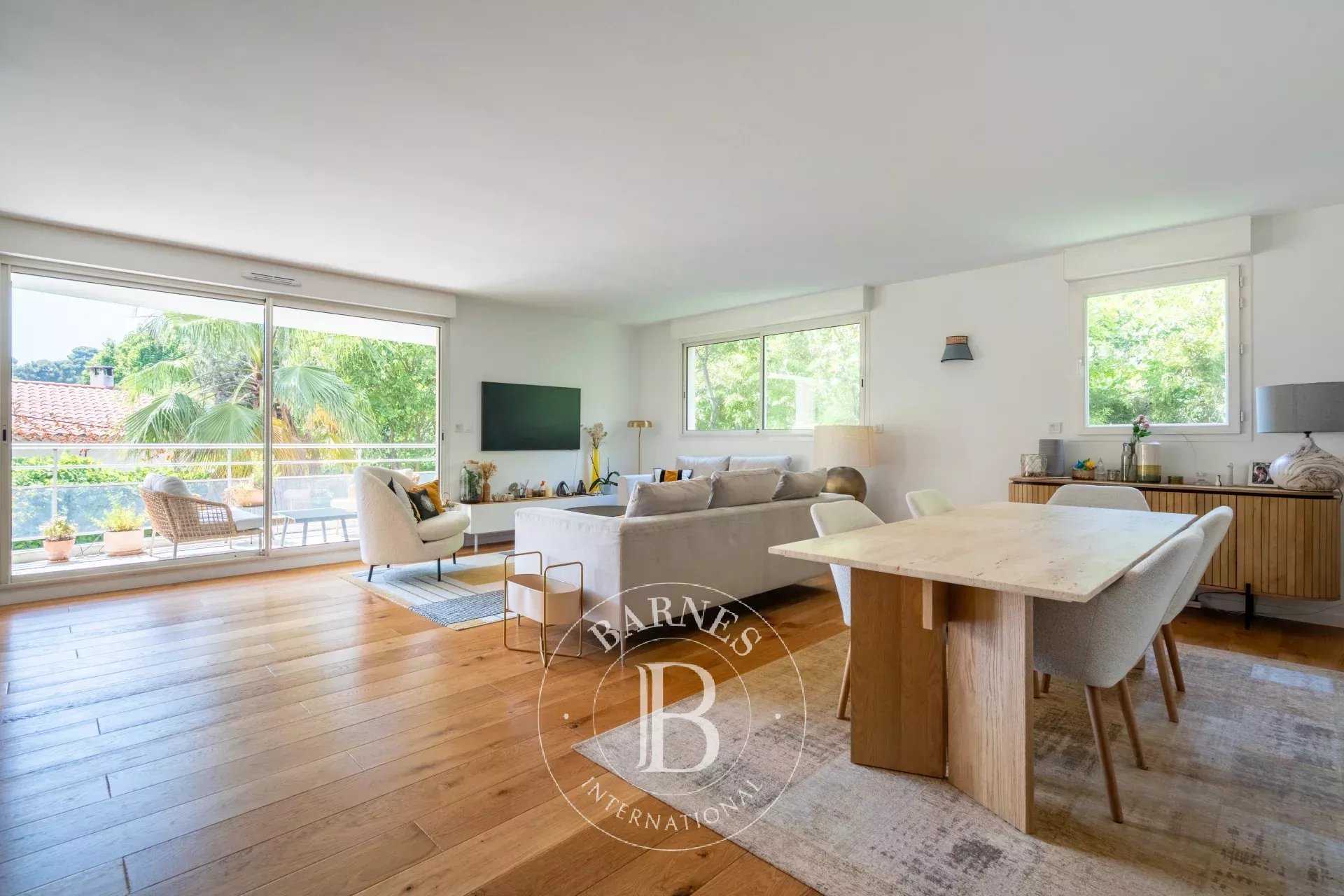 Appartement Marseille 13008  -  ref 85959343 (picture 1)