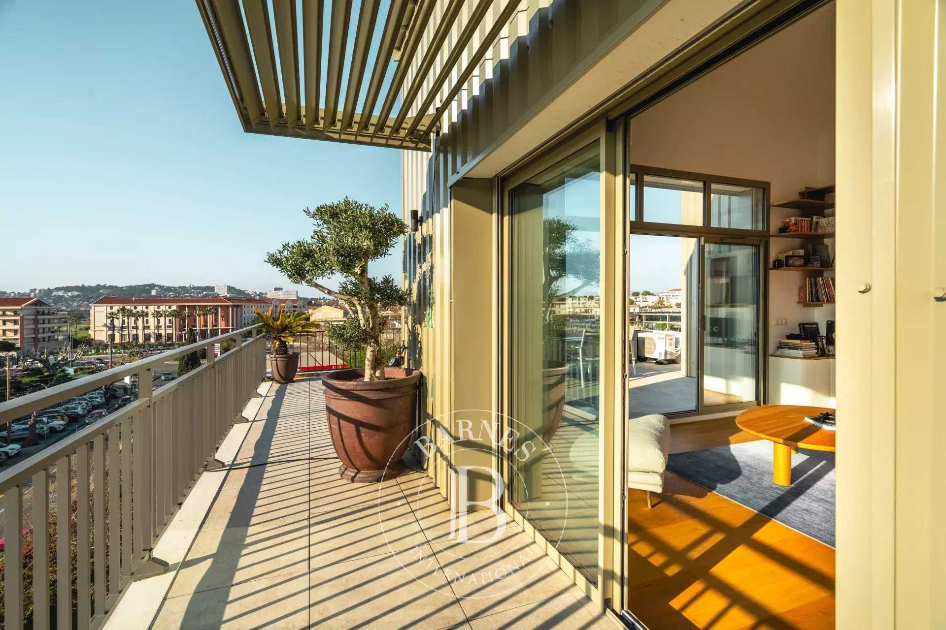 Appartement Marseille 13008  -  ref 86849119 (picture 1)