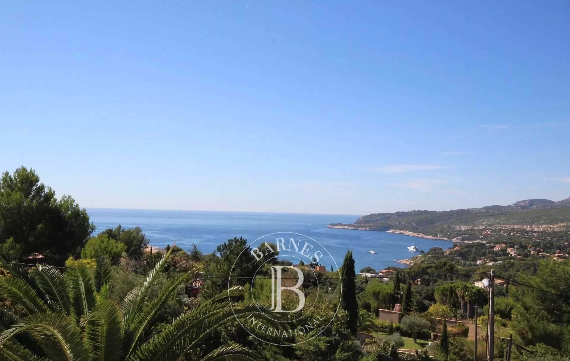 Villa Cassis  -  ref 3568891 (picture 1)