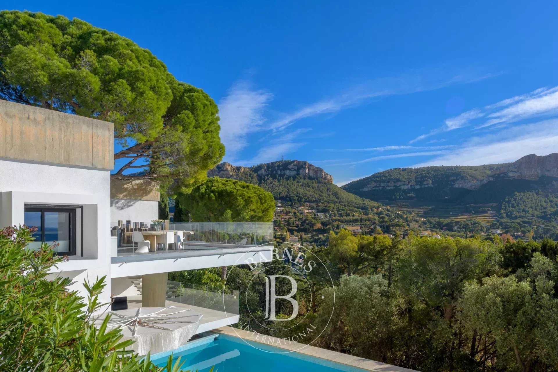 Villa Cassis  -  ref 85654810 (picture 1)