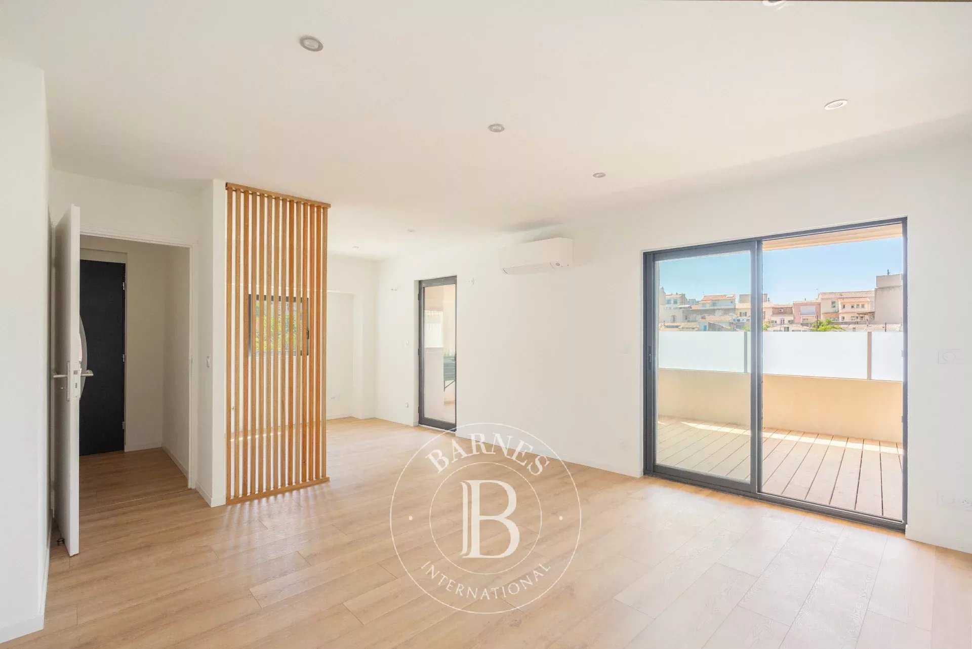 Apartment Marseille 13007  -  ref 87058558 (picture 3)