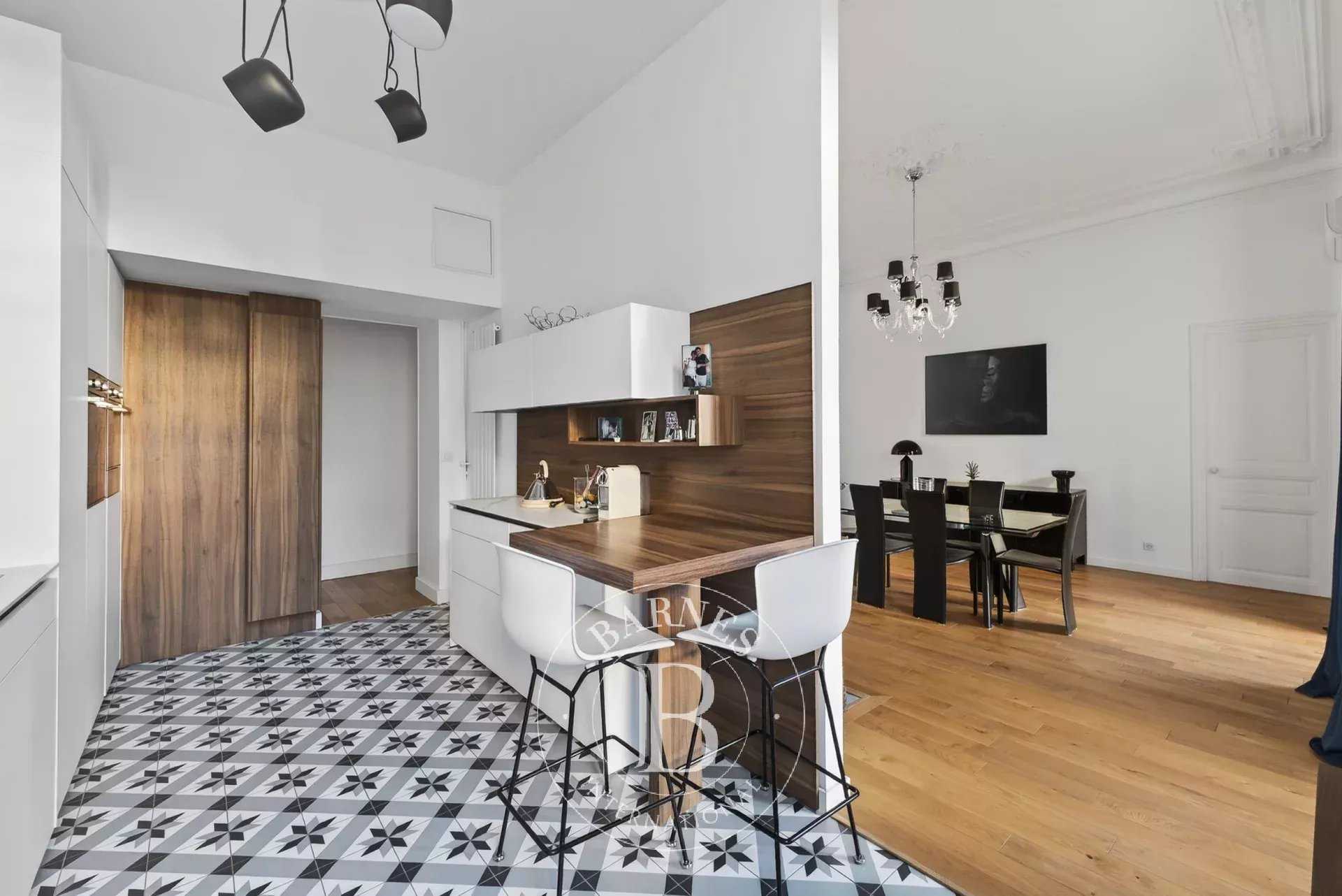 Apartment Marseille 13008  -  ref 85901027 (picture 2)