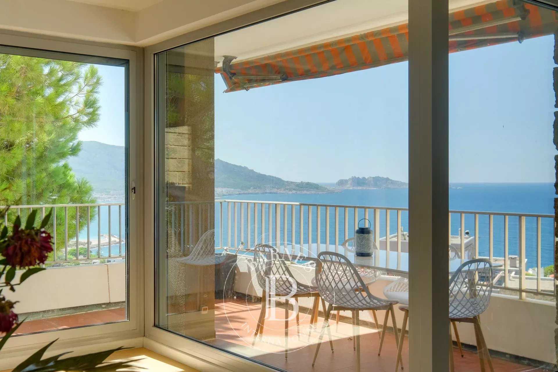 Apartment Marseille 13007  -  ref 86202100 (picture 1)