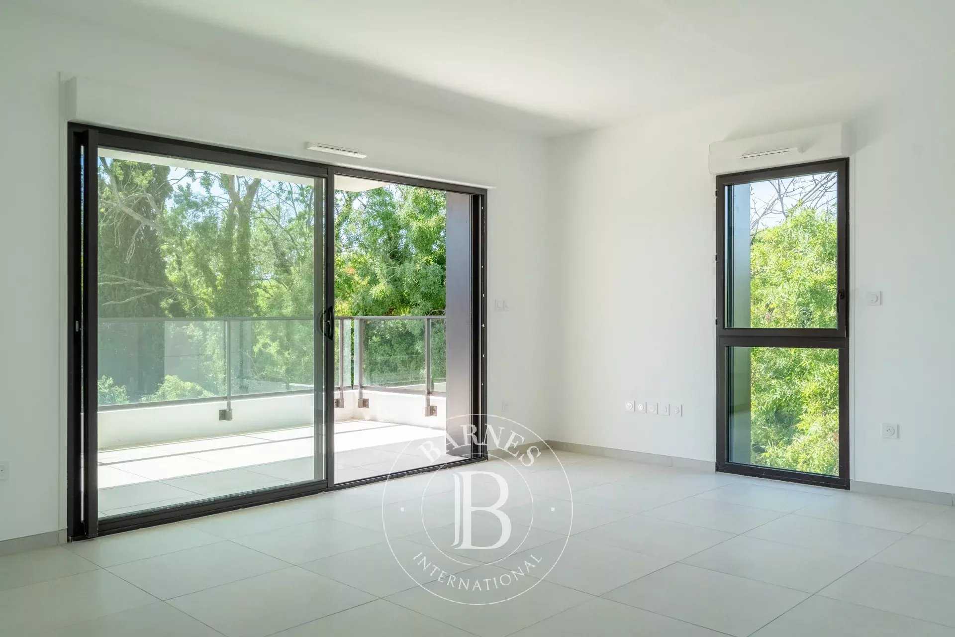 Appartement Marseille 13008  -  ref 85943178 (picture 2)