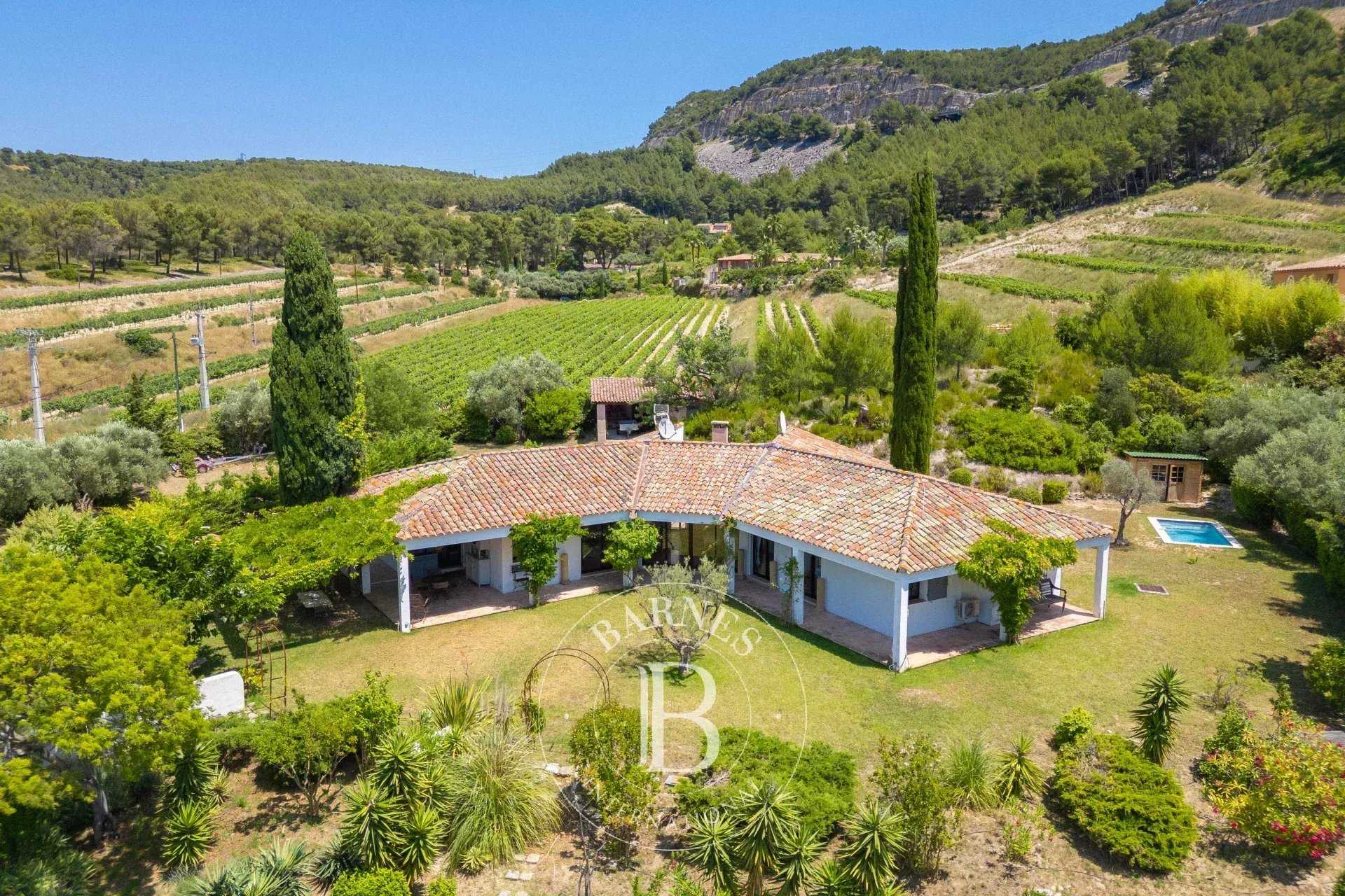 Cassis  - Maison 5 Pièces 3 Chambres