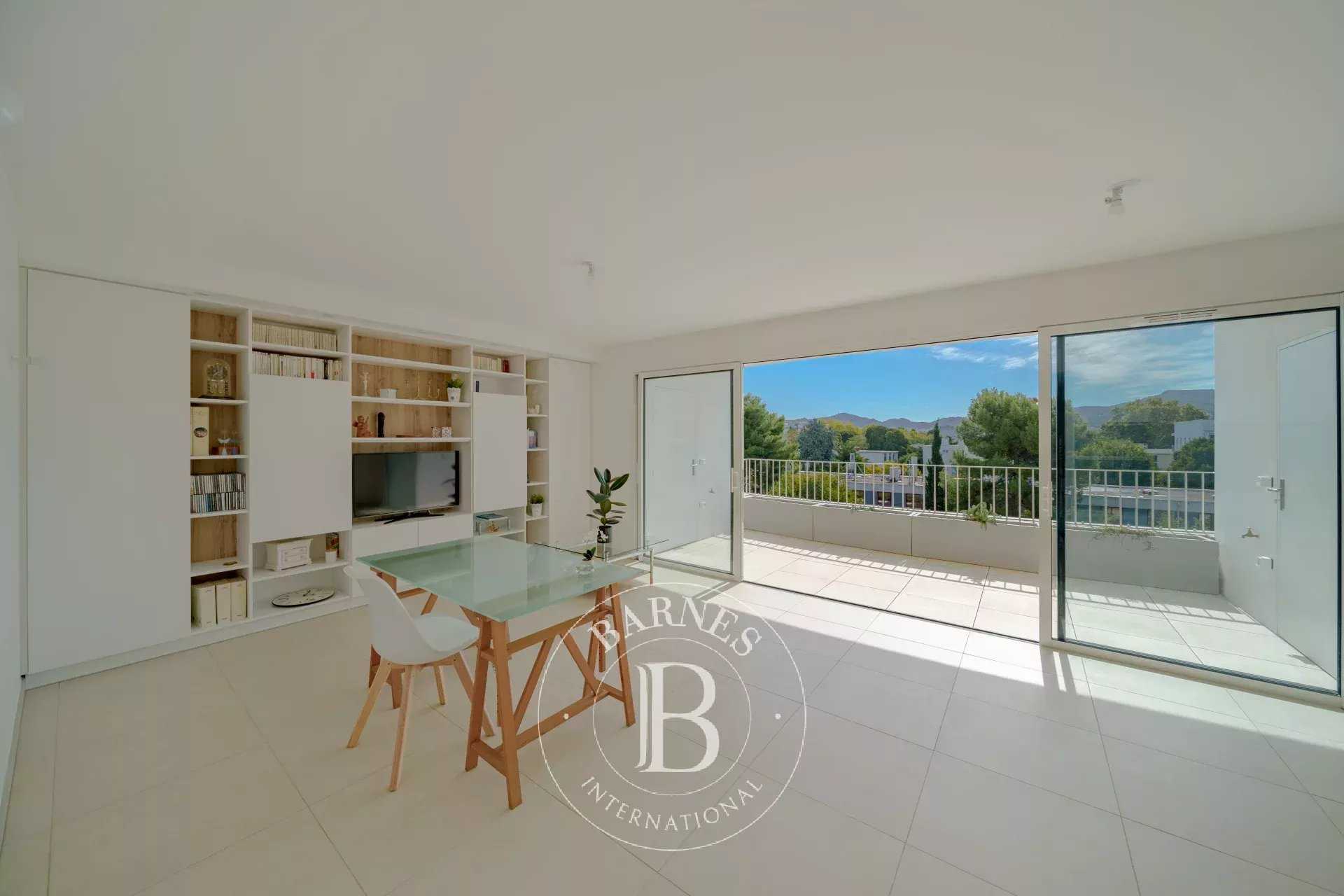 Appartement Marseille 13008  -  ref 86369184 (picture 1)
