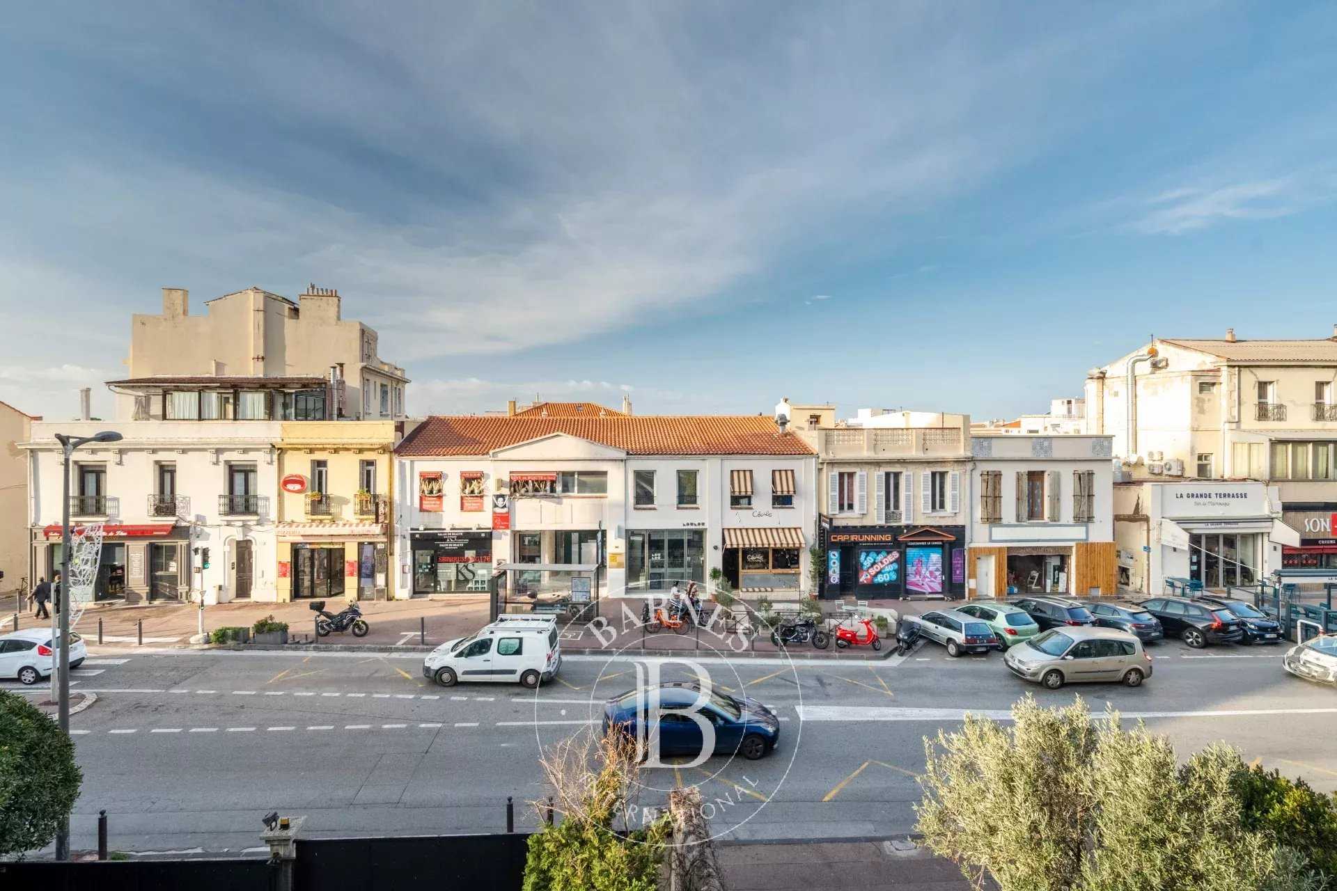 Marseille  - Appartement 3 Pi&egrave;ces 2 Chambres