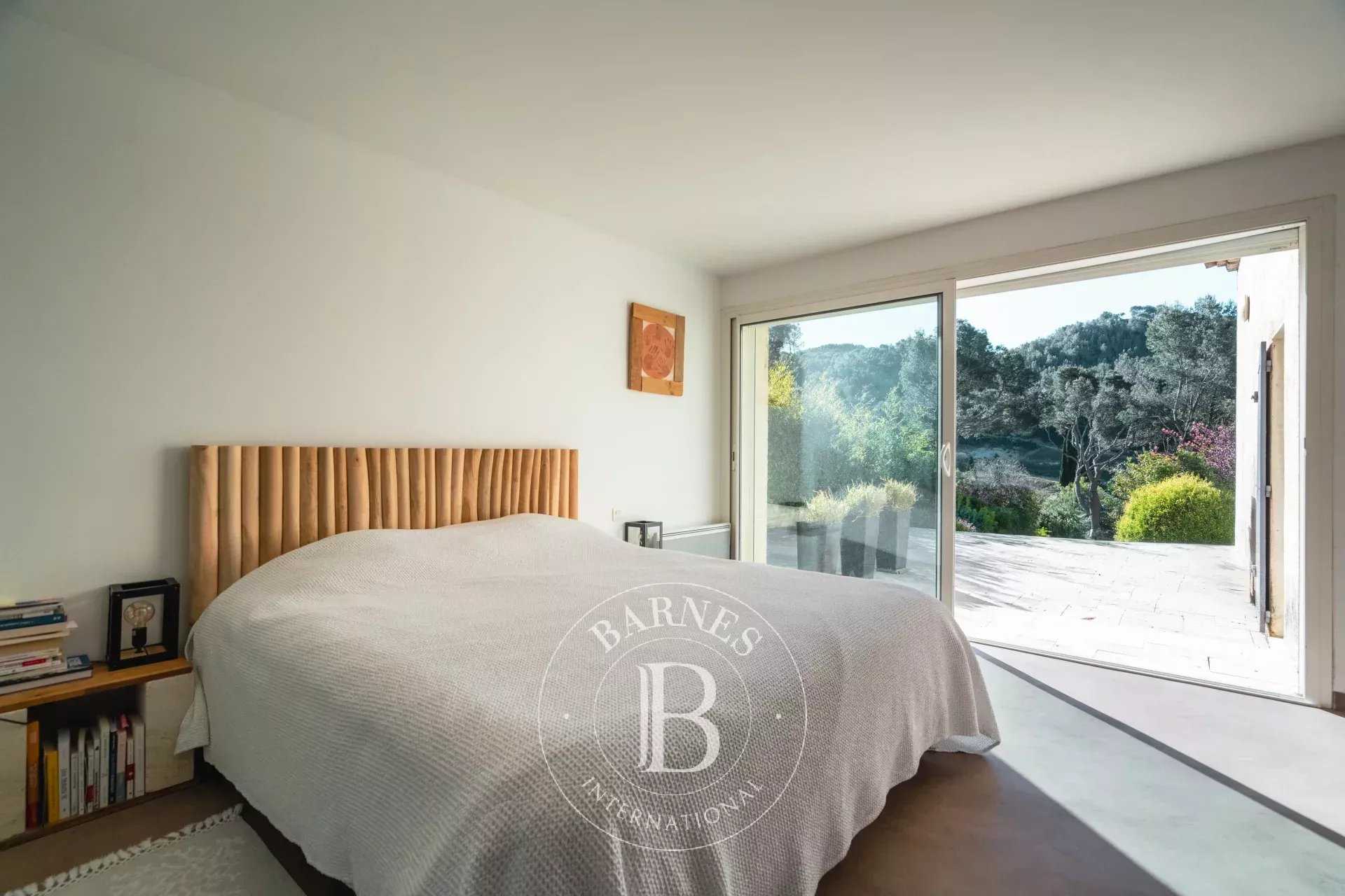 Villa Cassis  -  ref 86885897 (picture 2)