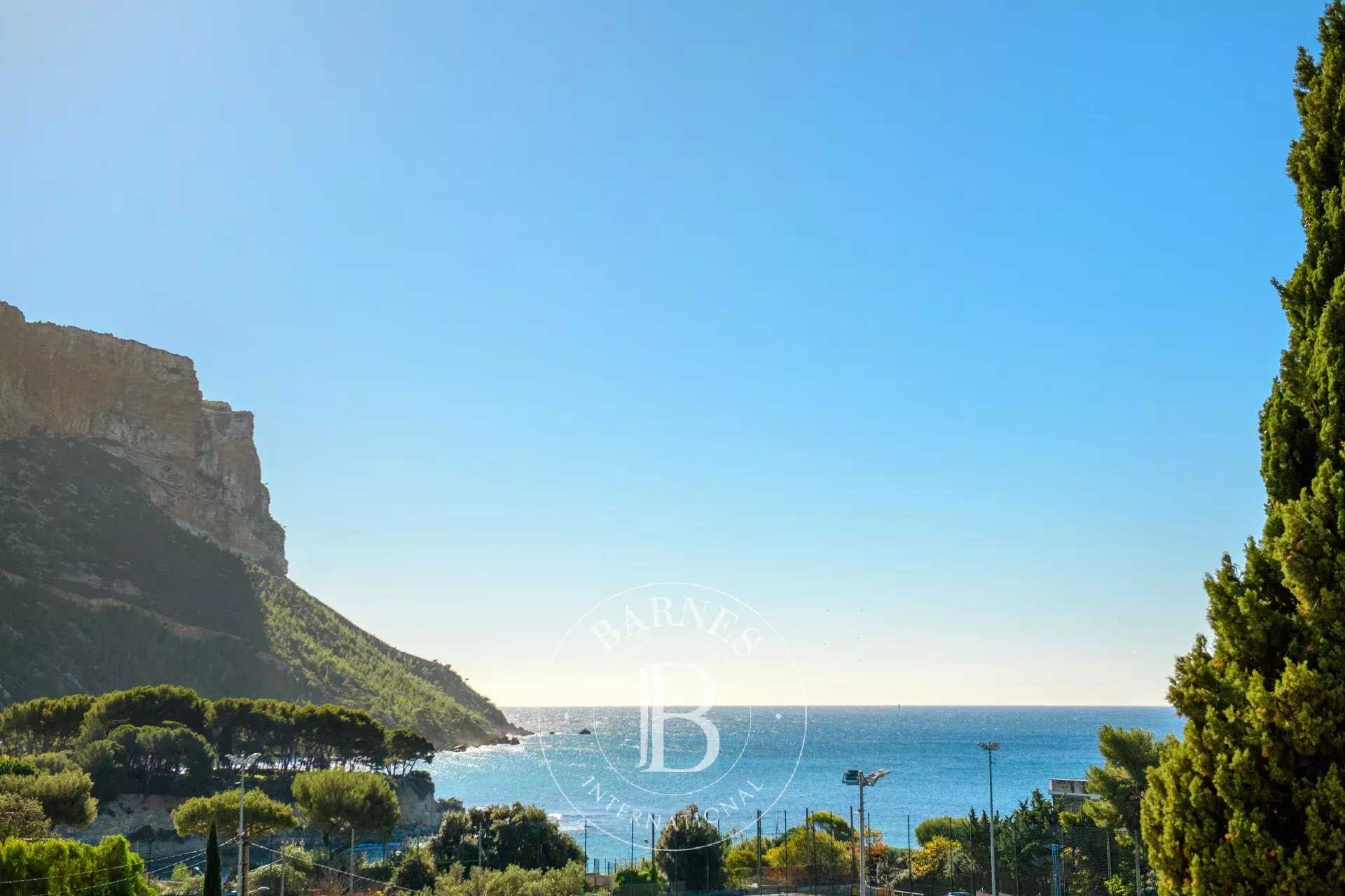 Villa Cassis  -  ref 86405516 (picture 1)