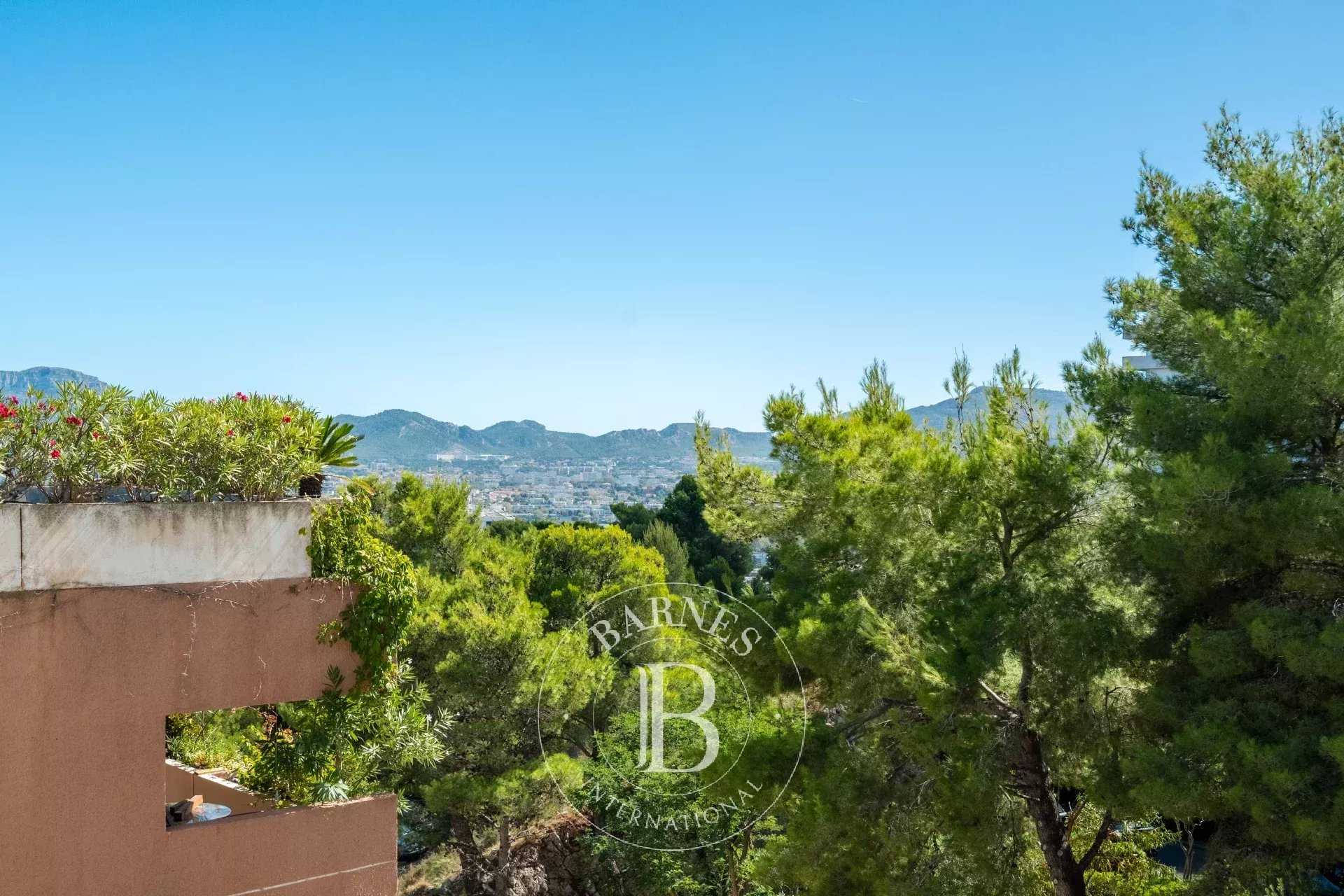 Apartment Marseille 13008  -  ref 86232470 (picture 1)