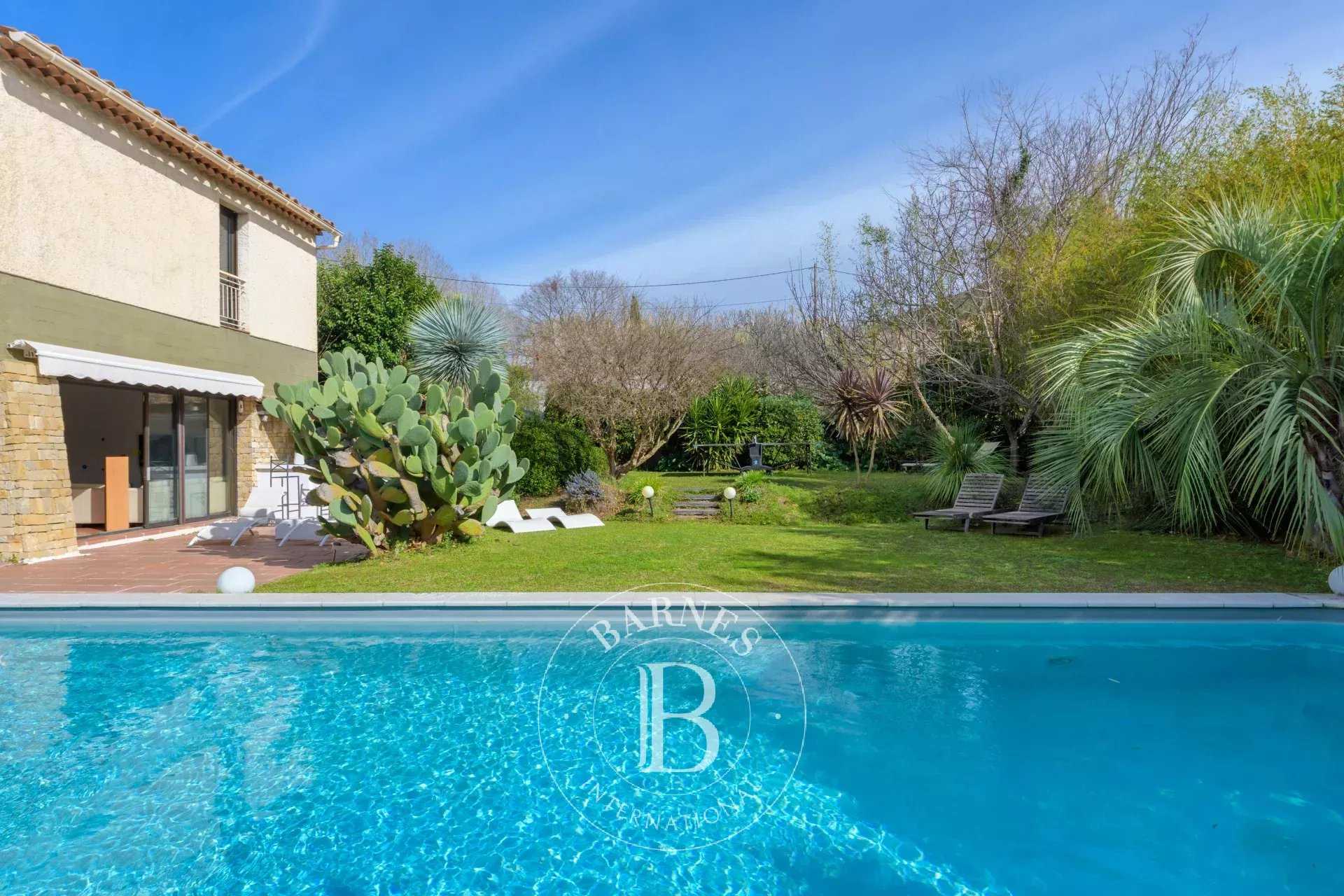Villa Marseille 13009  -  ref 84210339 (picture 2)