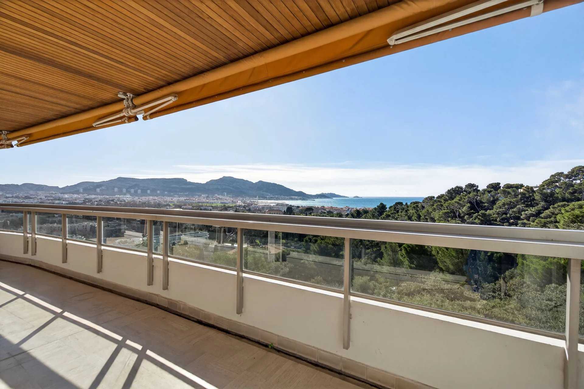 Apartment Marseille 13008  -  ref 86722433 (picture 1)