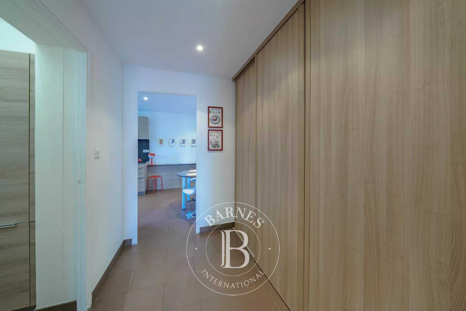 Appartement Marseille 13008  -  ref 85563637 (picture 2)
