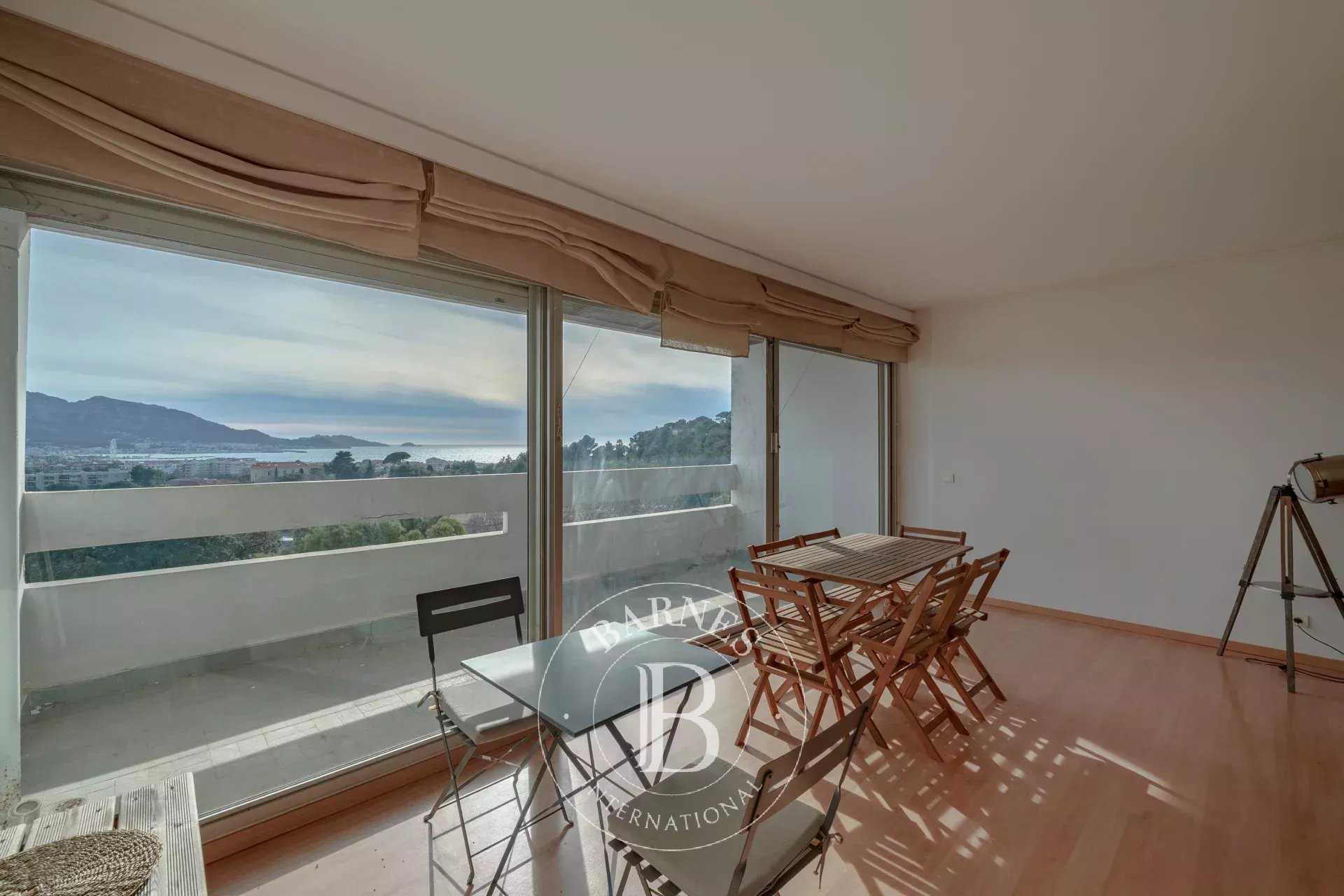 Appartement Marseille 13008  -  ref 85475718 (picture 1)