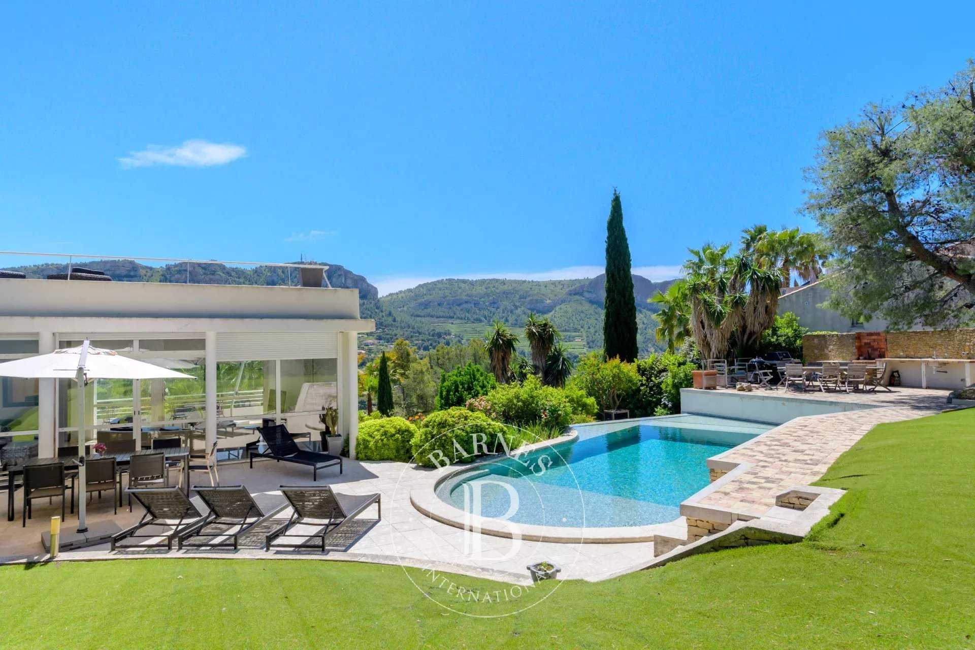 Maison Cassis  -  ref 85939678 (picture 1)