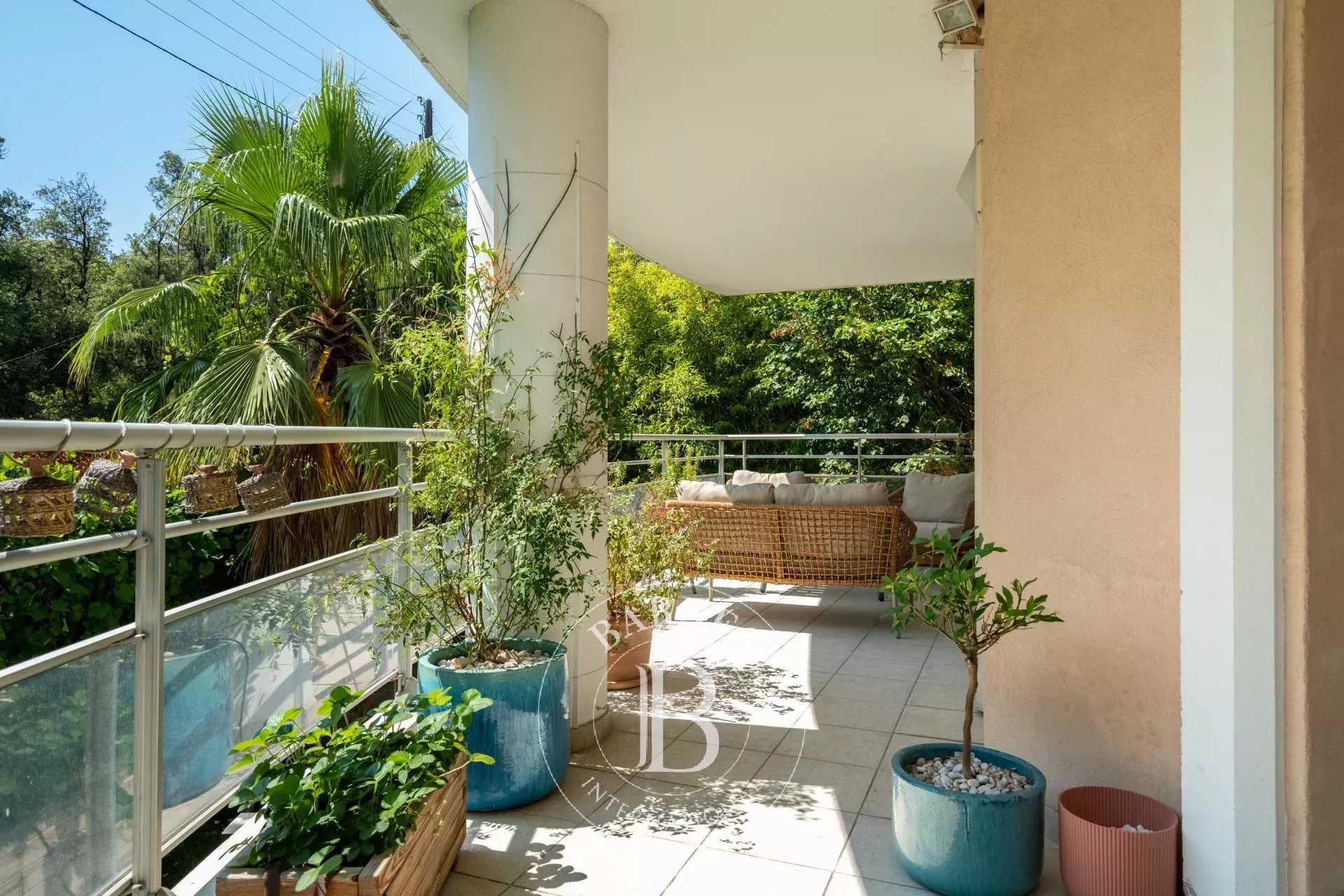 Appartement Marseille 13008  -  ref 85959343 (picture 2)