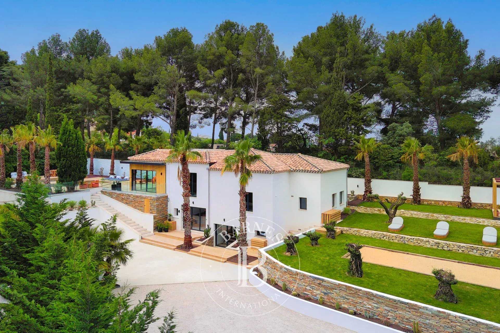Villa Cassis  -  ref 85902871 (picture 1)