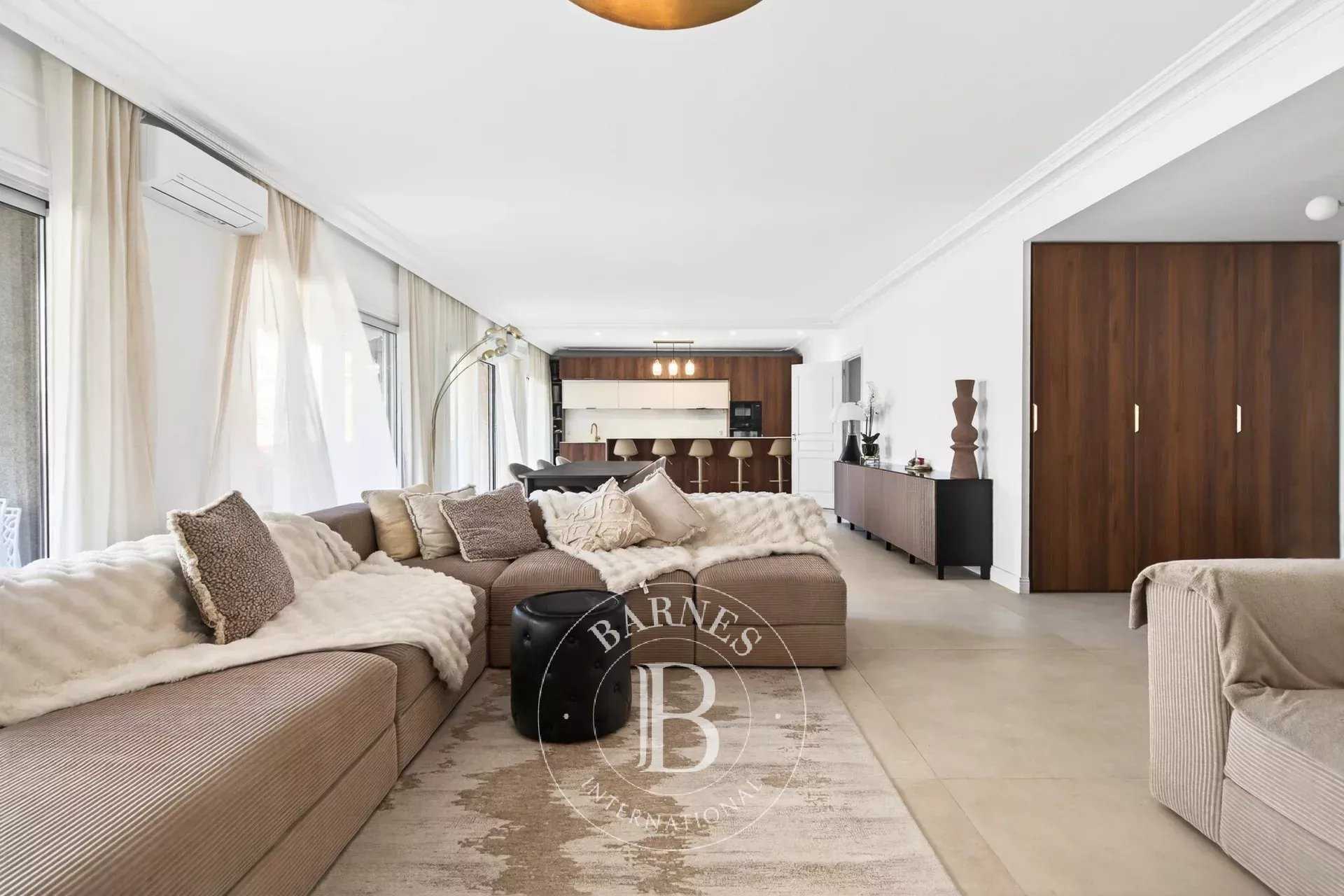 Apartment Marseille 13008  -  ref 86835323 (picture 1)