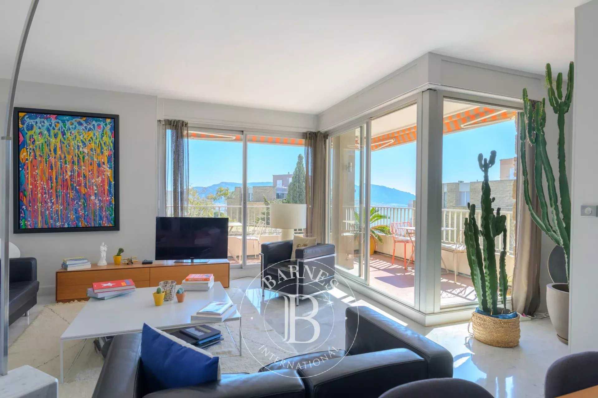 Appartement Marseille 13007  -  ref 85775187 (picture 1)
