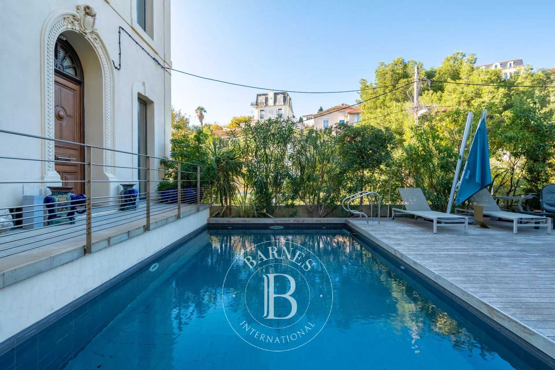 Villa Marseille 13007  -  ref 85623855 (picture 1)
