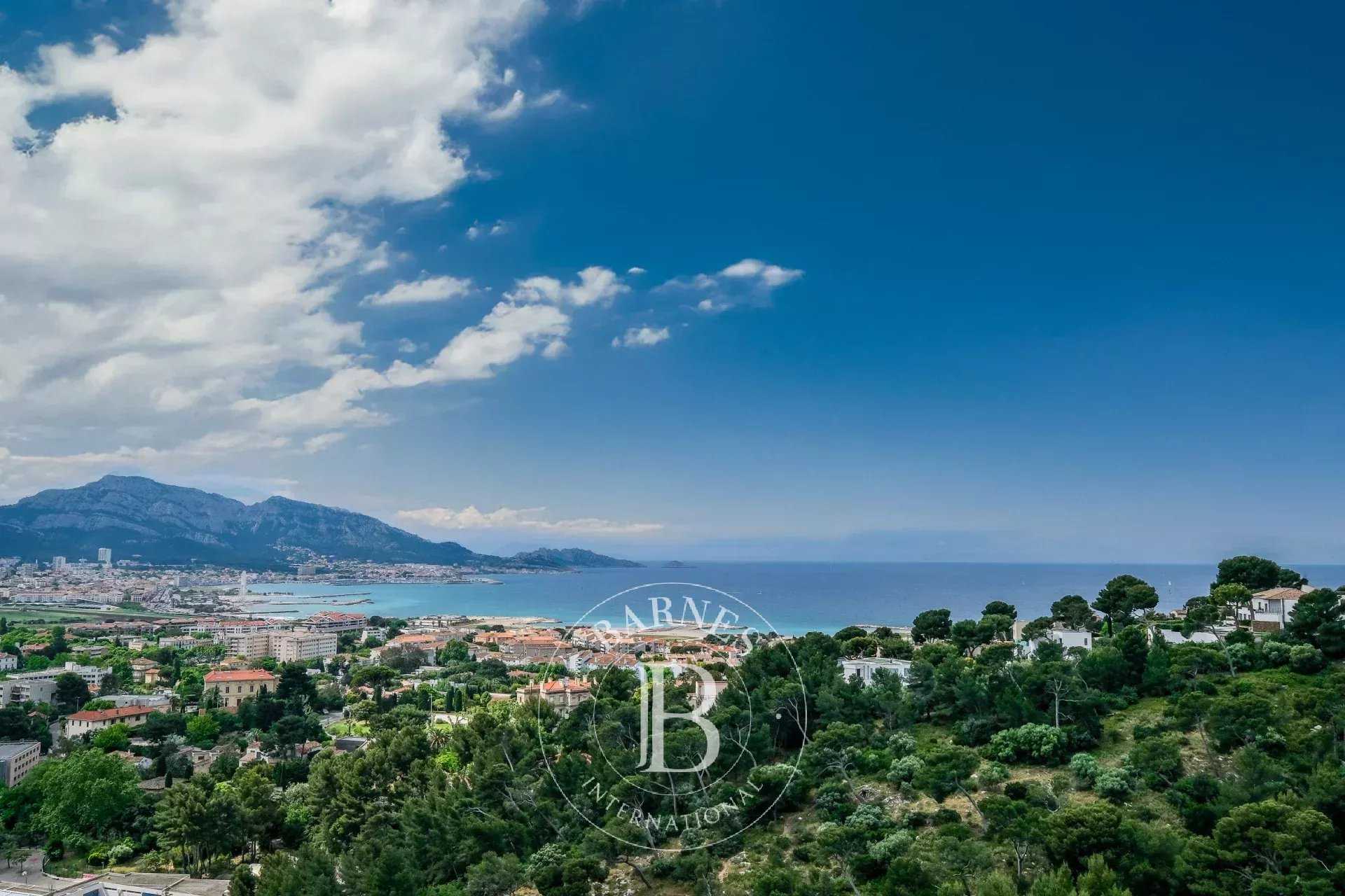 Apartment Marseille 13008  -  ref 85840254 (picture 1)