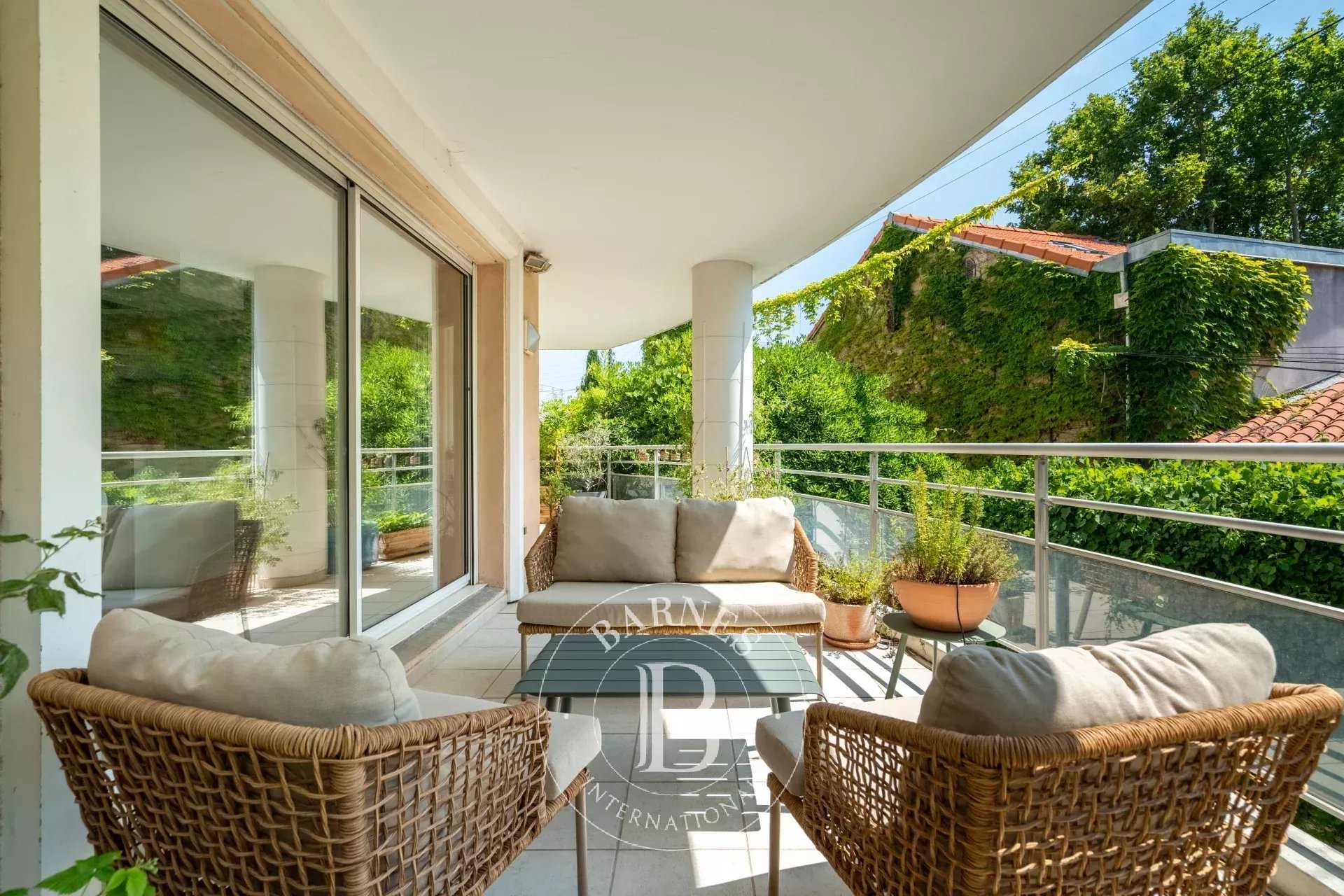 Appartement Marseille 13008  -  ref 85959343 (picture 1)